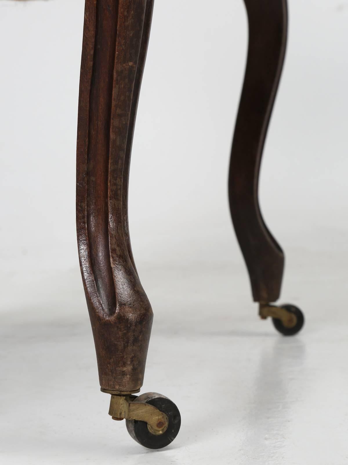 Fin du XIXe siècle Ensemble de six chaises de salon ou de salon anciennes françaises sculptées en vente
