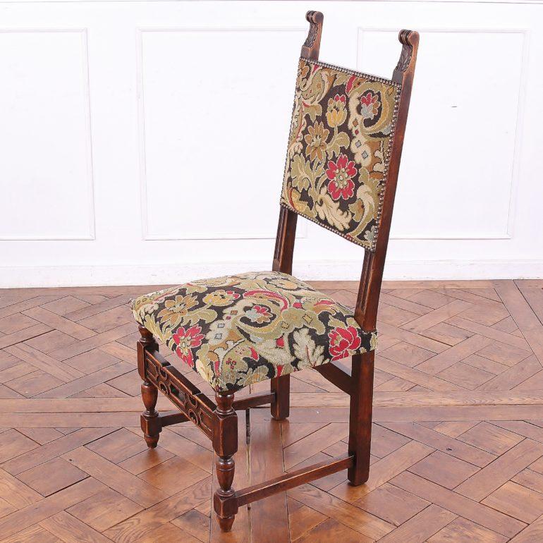 Set of Six Carved Oak Flemish Dining Chairs In Good Condition In Vancouver, British Columbia