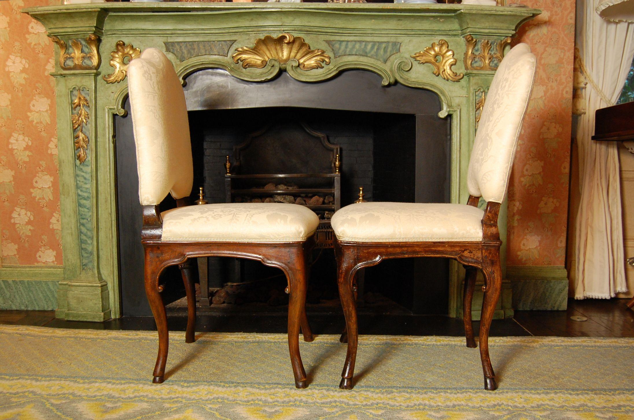 19th Century Set of Six Carved Walnut Italian Side Chairs, circa 1800