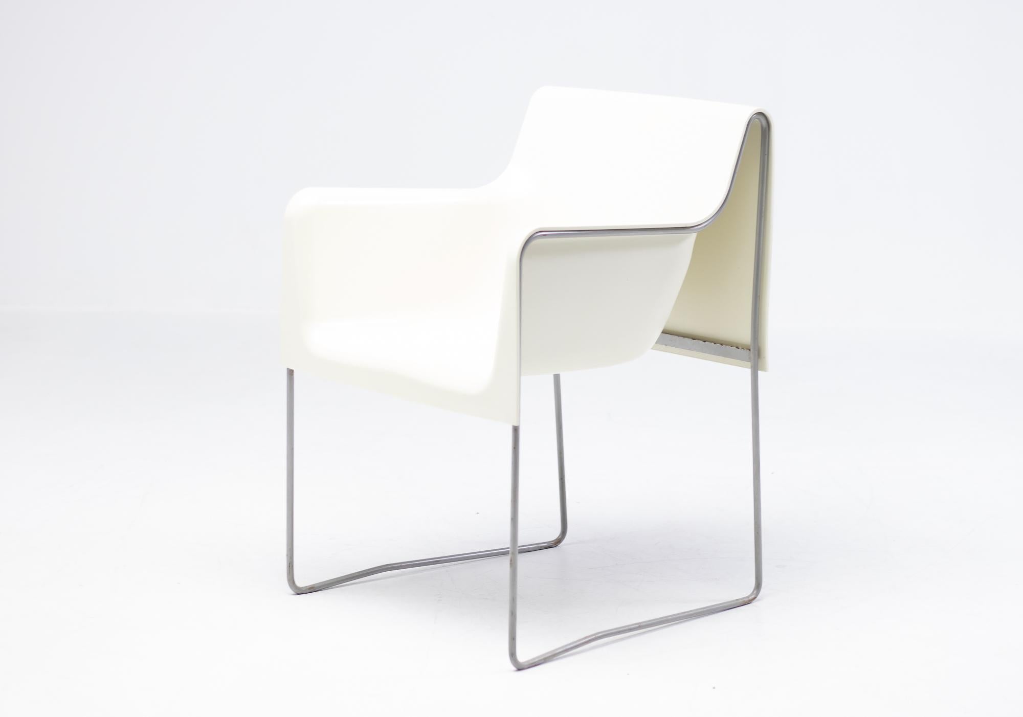 Très rare ensemble de 6 fauteuils Mabelle conçu en 2003 par Patrick Jouin pour Cassina. 
Marqué dans le cadre en acier. 

Patrick Jouin a étudié le design à l'ENSCI de Paris:: dont il est sorti diplômé en 1992. Il a commencé sa carrière chez Thomson