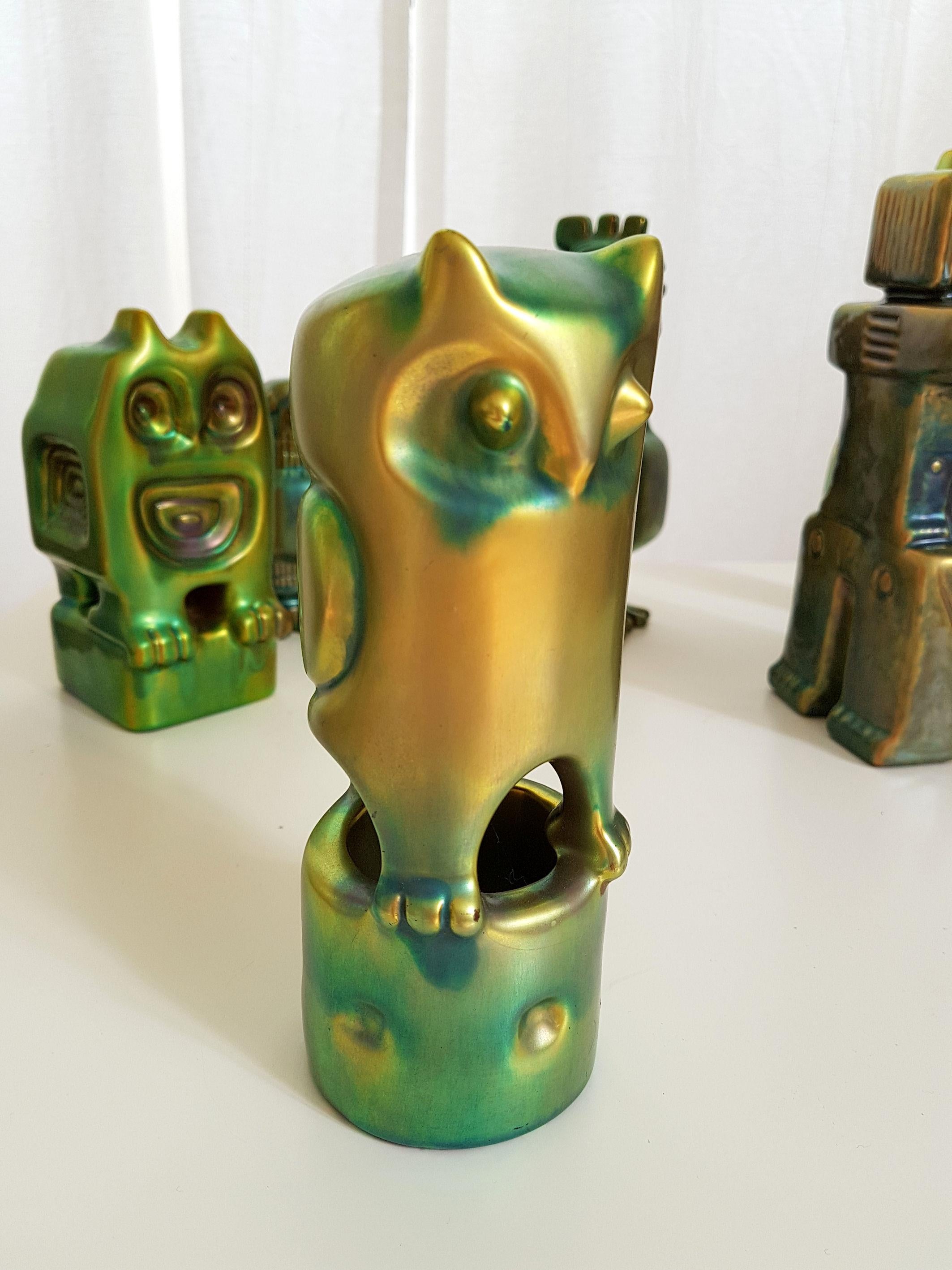 Satz von sechs Deckelfiguren aus grüner Eosin-Keramik des Jahrhunderts von Zsolnay:: mit Stempeln der 1960er Jahre 6