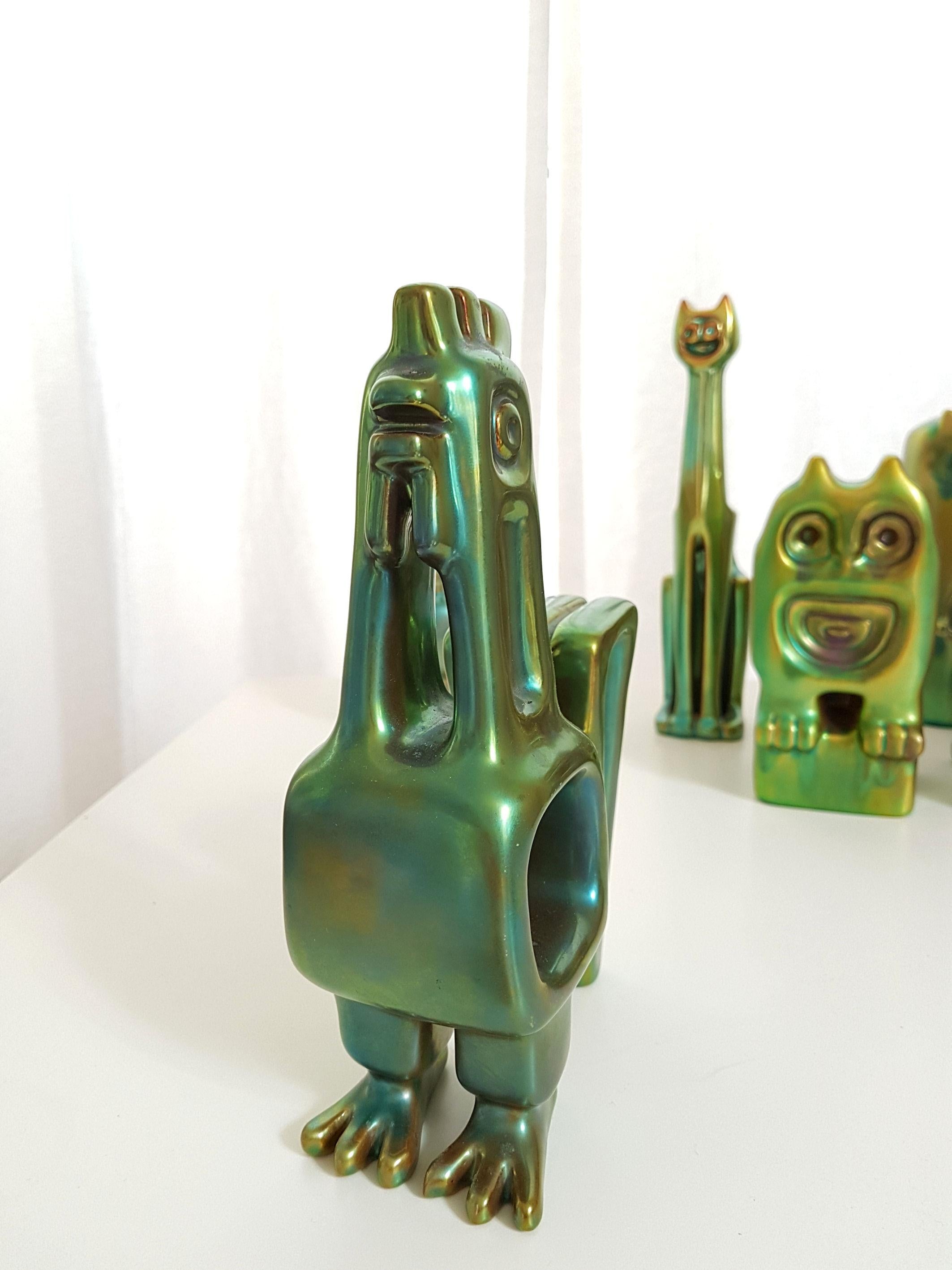 Satz von sechs Deckelfiguren aus grüner Eosin-Keramik des Jahrhunderts von Zsolnay:: mit Stempeln der 1960er Jahre 1