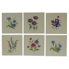 Lot de SIX carreaux muraux en céramique de 6 pouces de côté, fleurs peintes à la main,  vers 1920