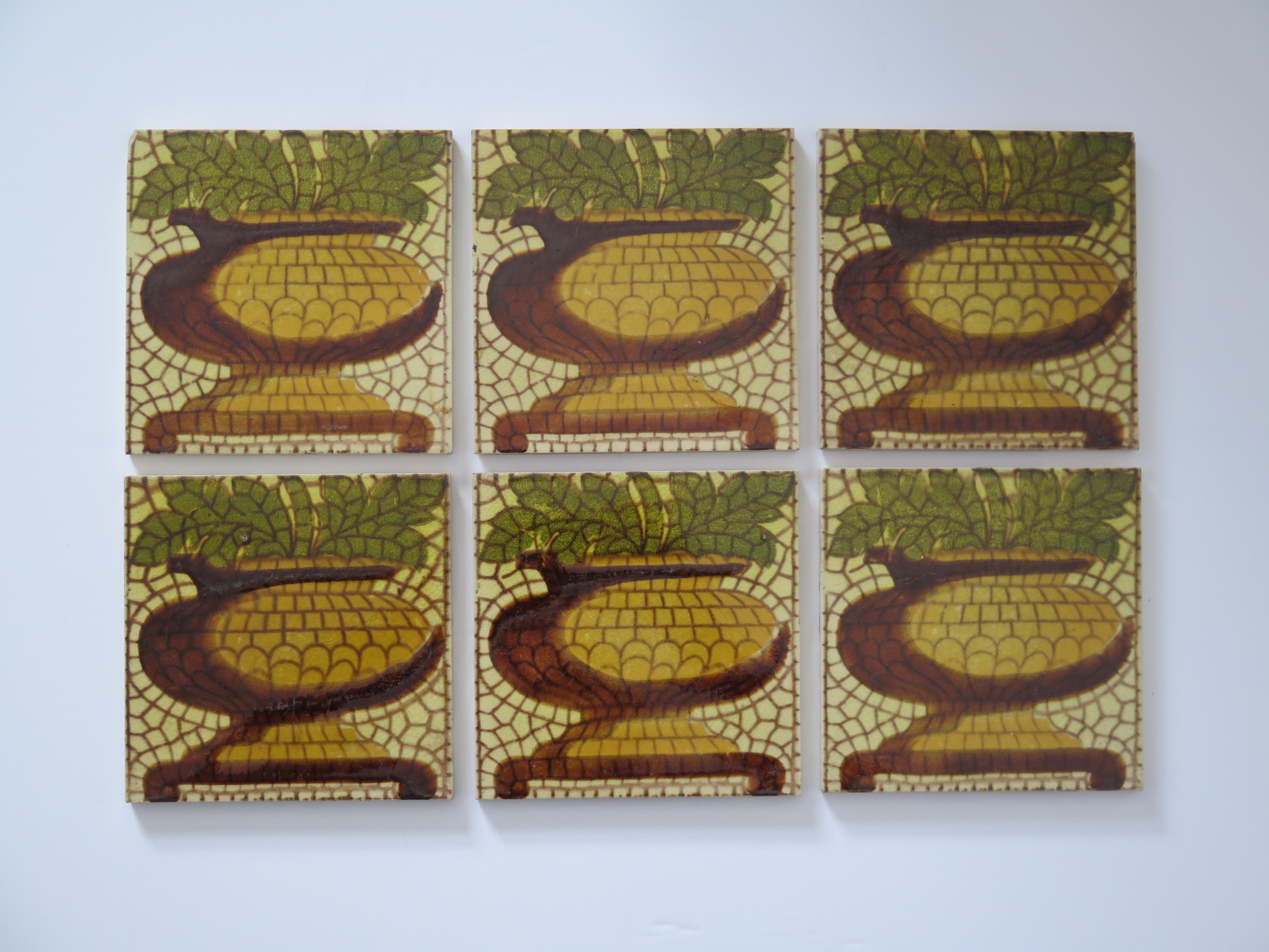 Set von SIX Keramik-Wandfliesen Ananas-Vasen Pat'n 6 Zoll Quadratisch,  um 1960 (Moderne der Mitte des Jahrhunderts) im Angebot