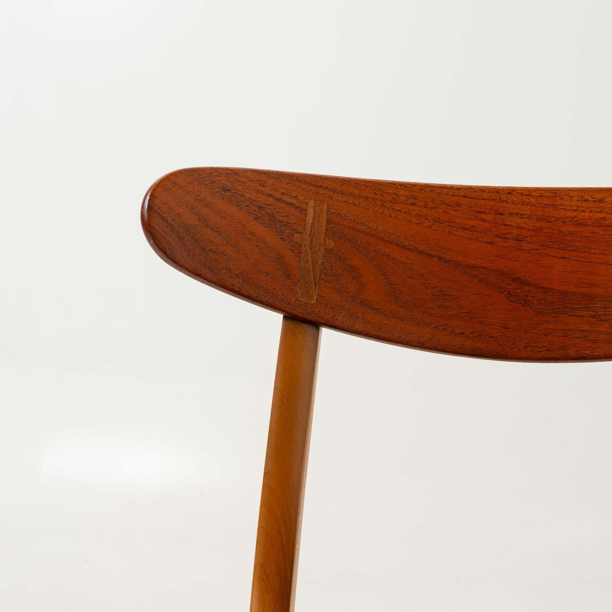 Satz von sechs CH-30 Esszimmerstühlen von Hans Wegner aus Teakholz und schwarzem Leder 6