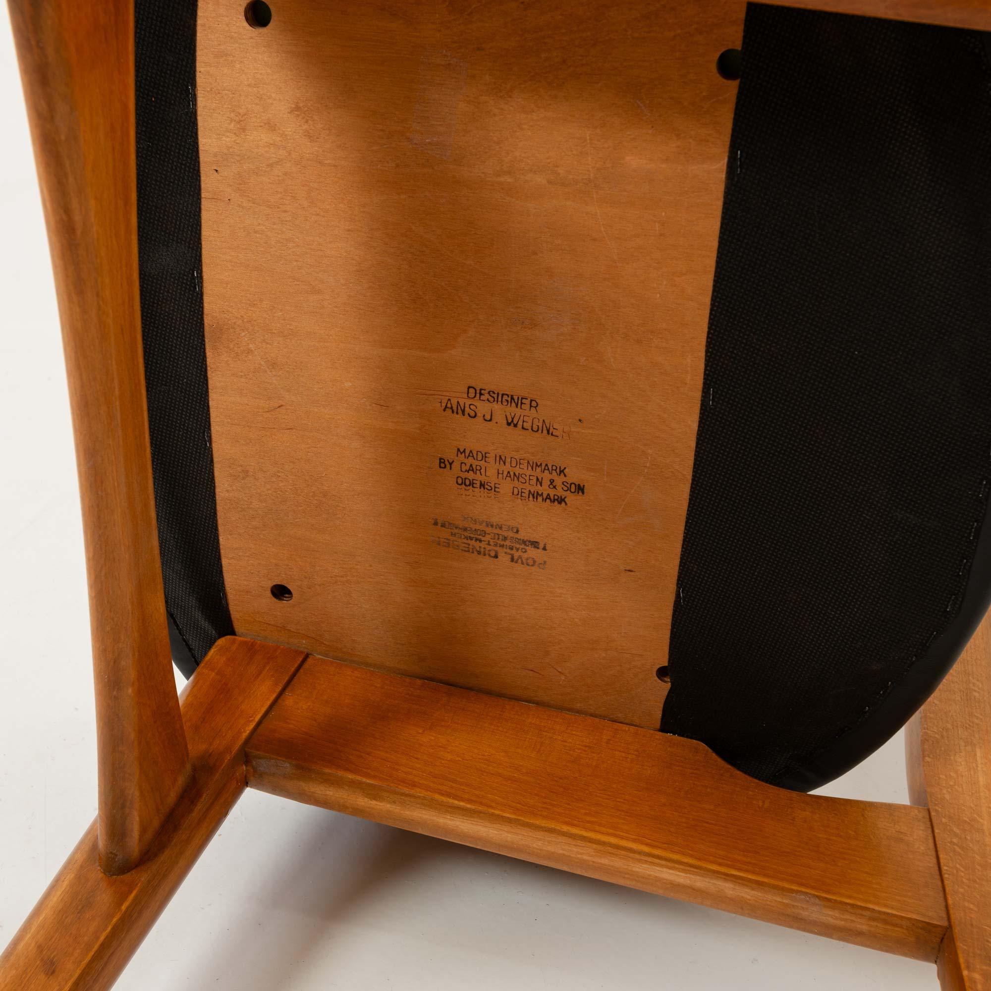 Satz von sechs CH-30 Esszimmerstühlen von Hans Wegner aus Teakholz und schwarzem Leder 10