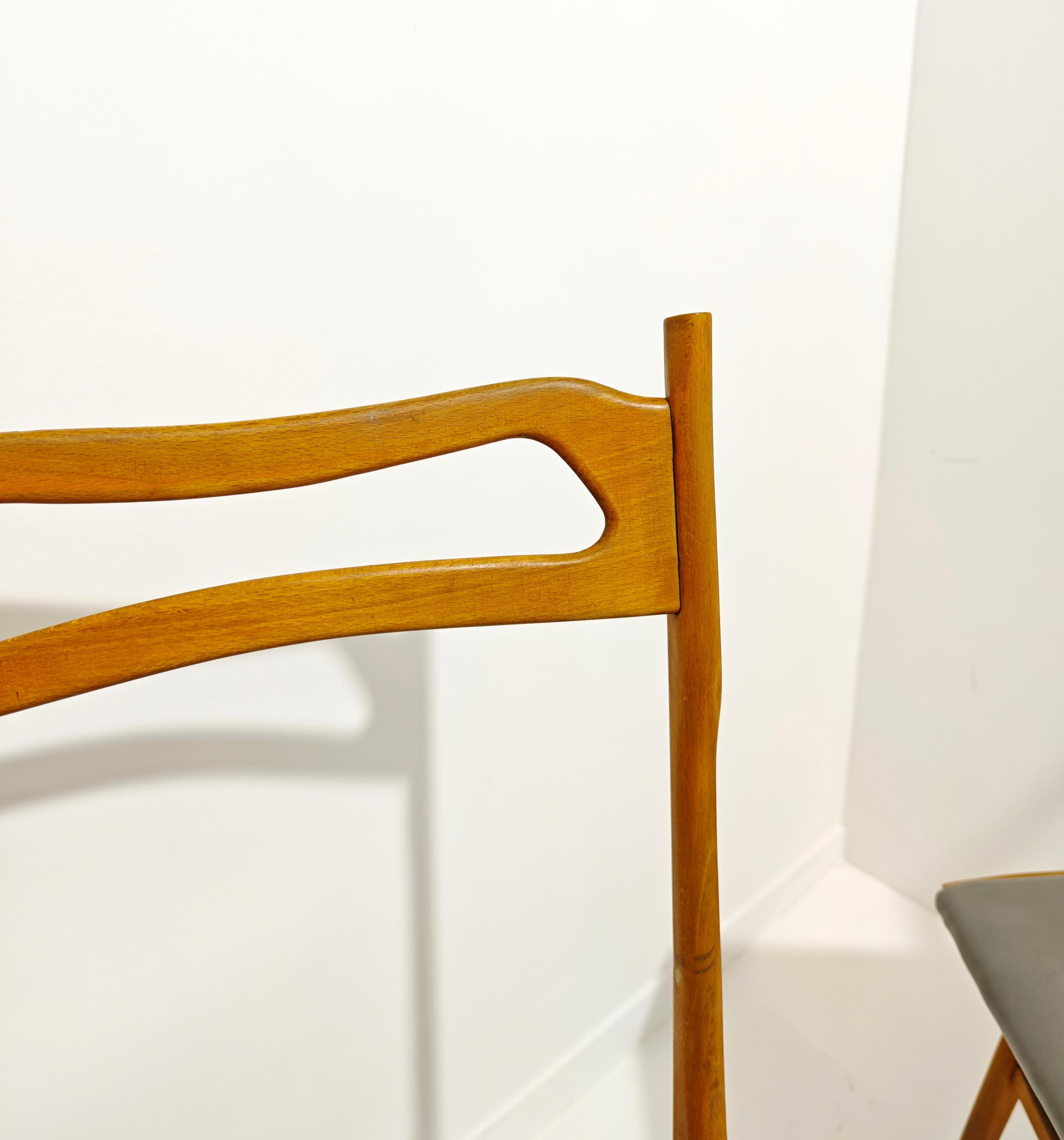 Set of Six Chairs Beech Wood Foam Skai Covering Mid-Century Design Italy 1950 cuero de imitación en venta