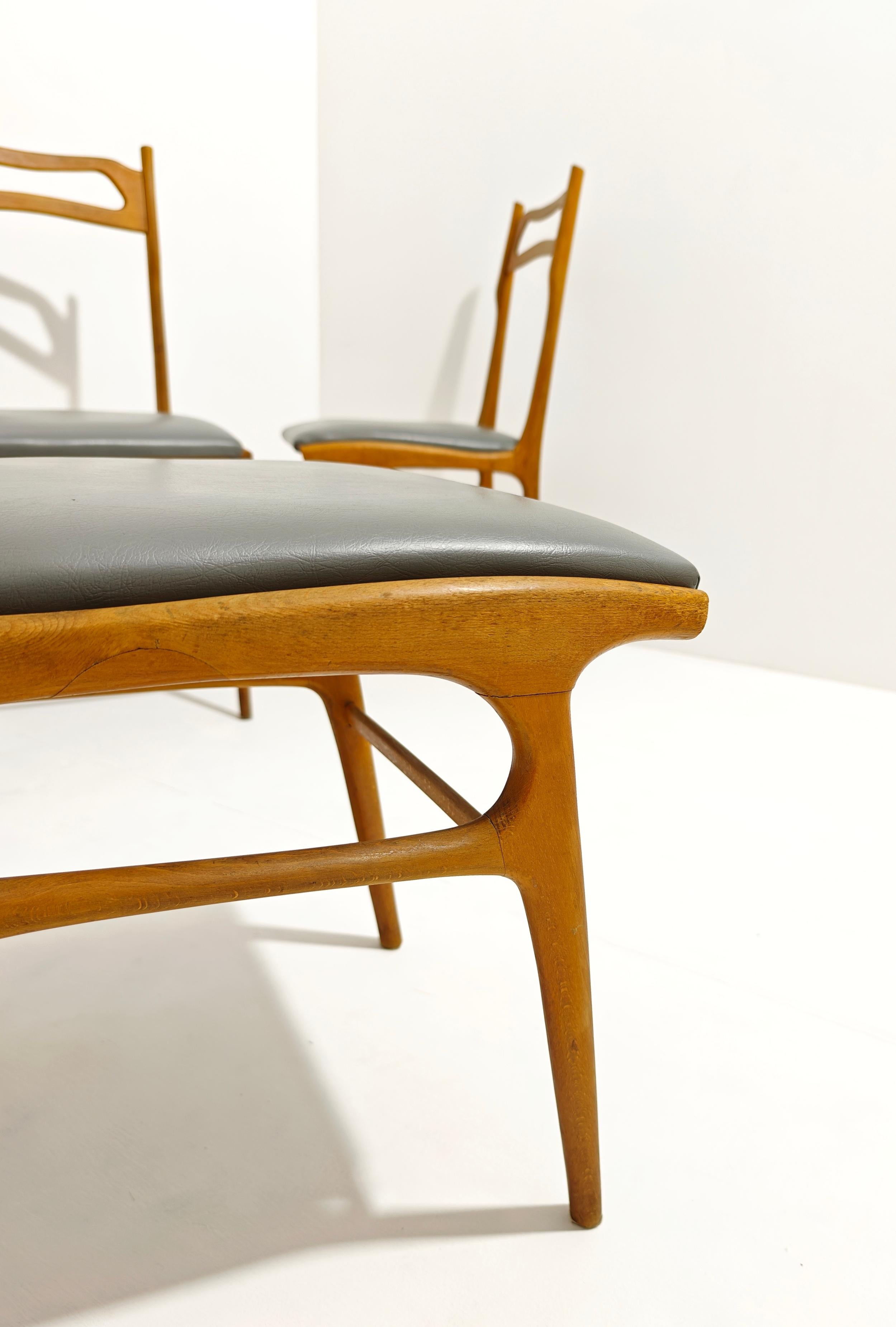 Set of Six Chairs Beech Wood Foam Skai Covering Mid-Century Design Italy 1950 en venta 1