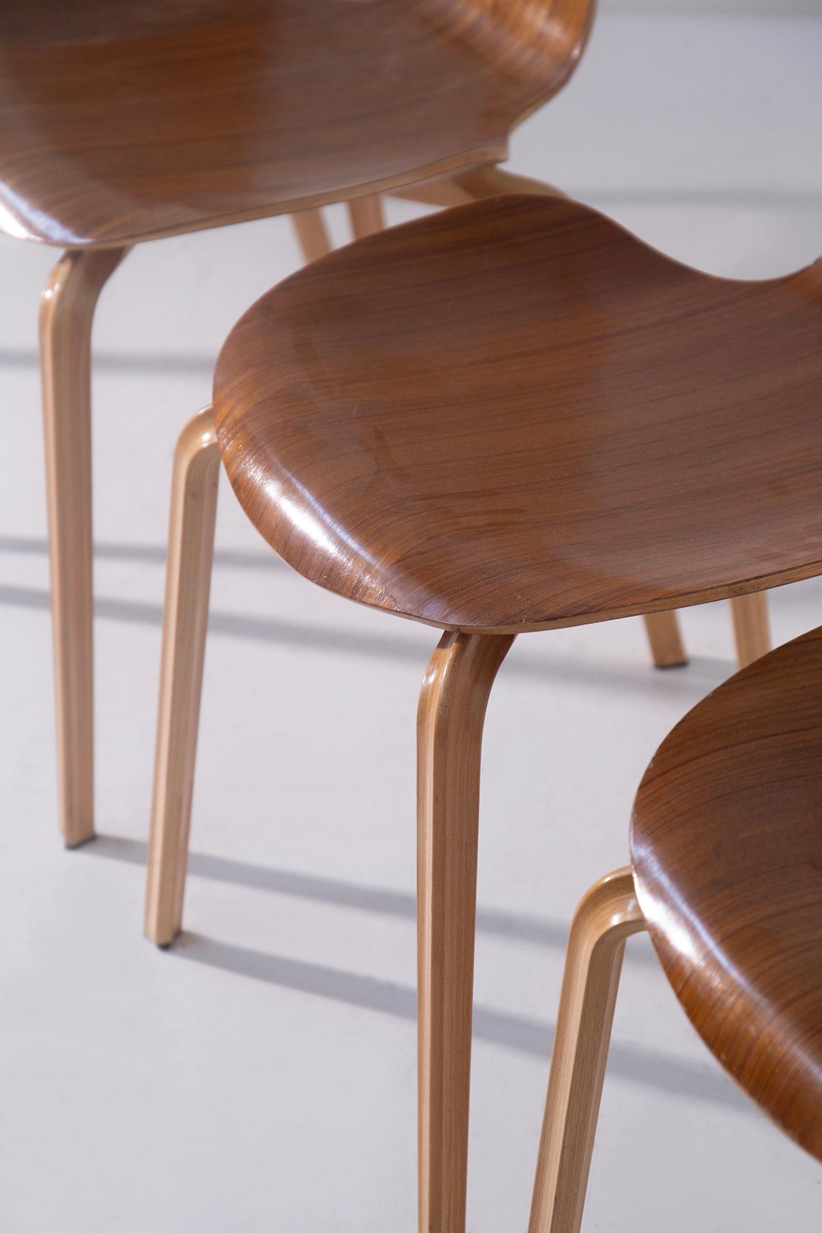 Satz von sechs Stühlen von Arne Jacobsen Mod. Grand Prix Prod. Fritz Hansen im Zustand „Gut“ im Angebot in Milano, IT