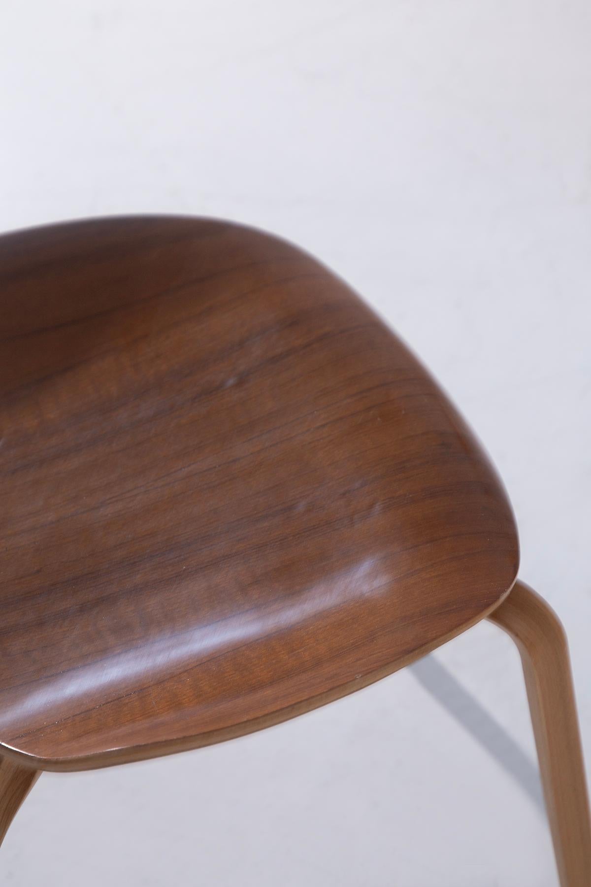 Satz von sechs Stühlen von Arne Jacobsen Mod. Grand Prix Prod. Fritz Hansen (Mid-20th Century) im Angebot