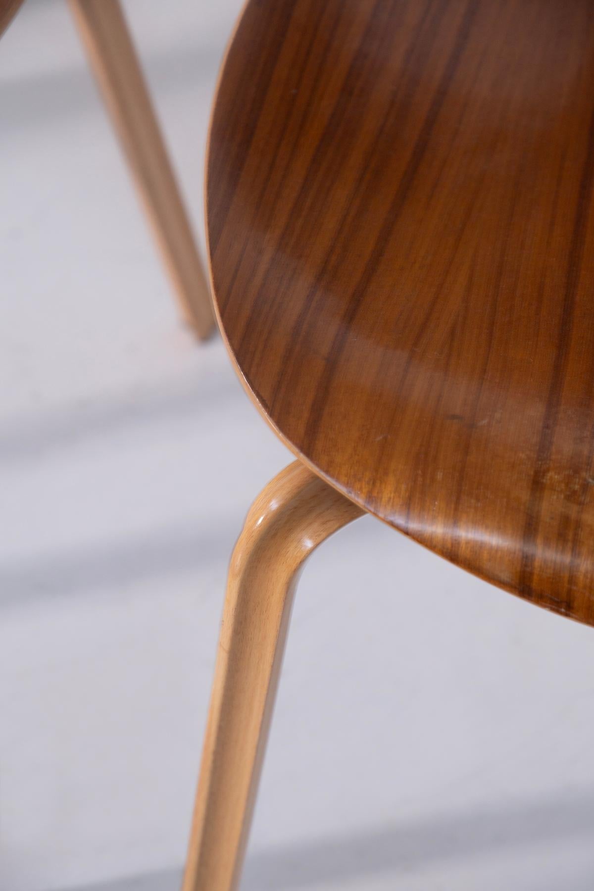 Satz von sechs Stühlen von Arne Jacobsen Mod. Grand Prix Prod. Fritz Hansen (Holz) im Angebot