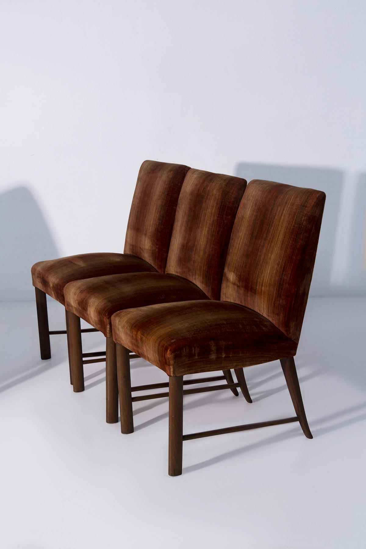 Set of six chairs by Paolo Buffa with original velvet fabric of the period im Zustand „Gut“ im Angebot in Milano, IT