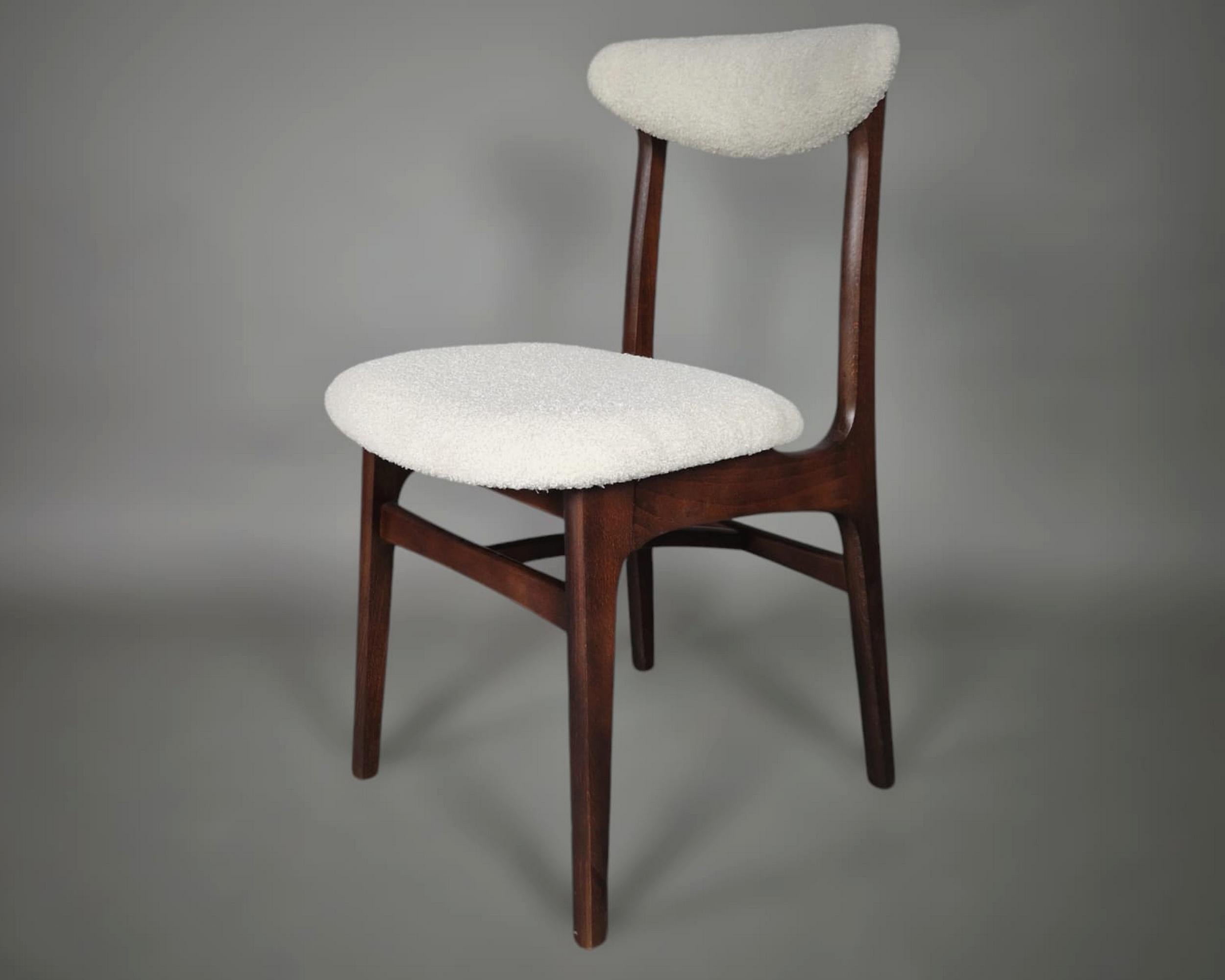 Mid-Century Modern Ensemble de six chaises par Rajmund Hałas, Poznan, Pologne, vers 1970. en vente