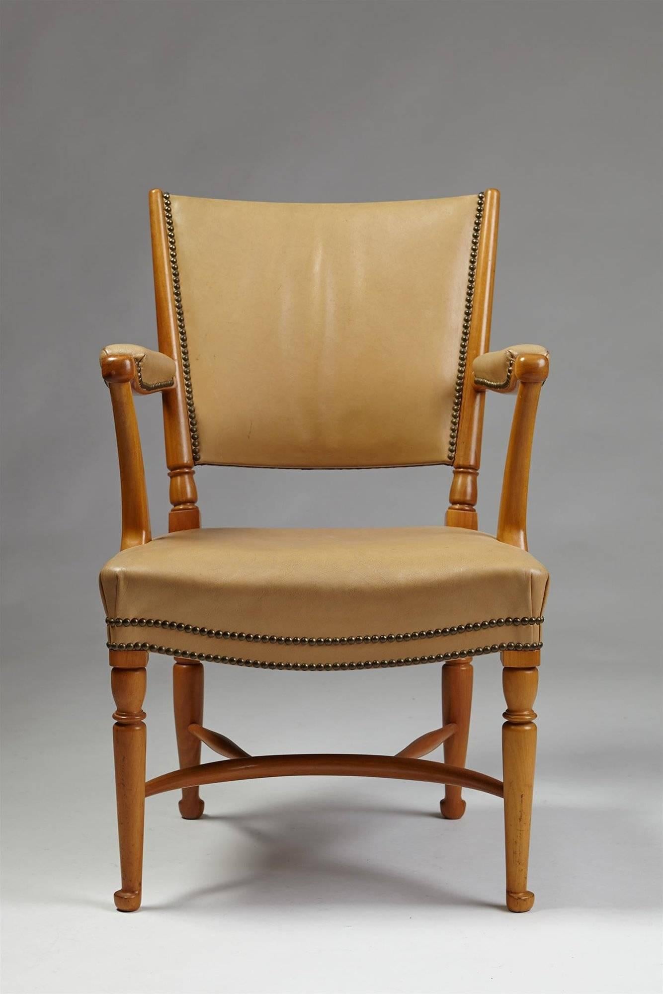 Scandinavian Modern Set of Six Chairs Designed by Josef Frank for Svensk Tenn, Model 725, Sweden For Sale