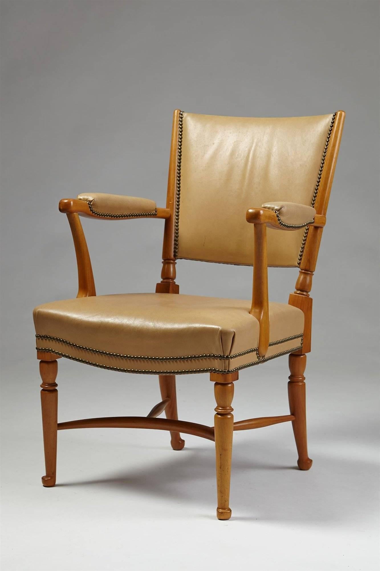 Swedish Set of Six Chairs Designed by Josef Frank for Svensk Tenn, Model 725, Sweden For Sale