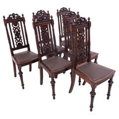 Ensemble de six chaises d'Europe du Nord, vers 1930.