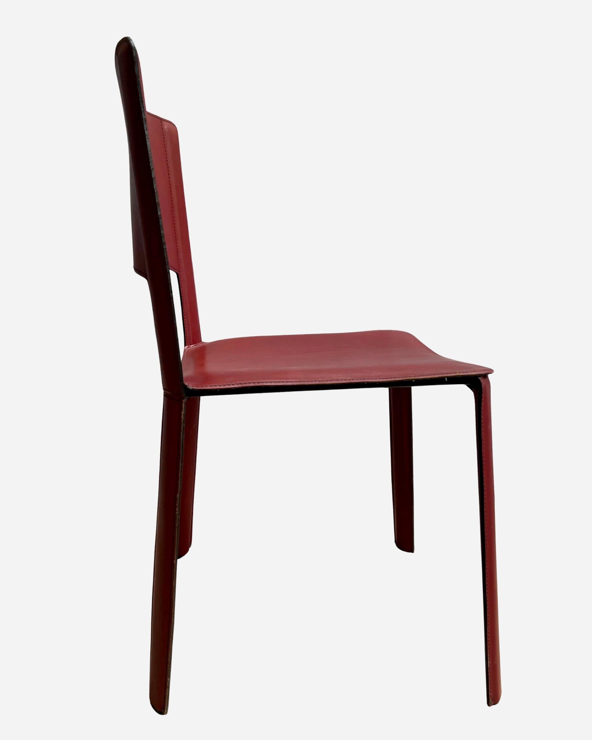 Satz von sechs Stühlen aus rotem Leder, Cidue, Italien, um 1970 im Zustand „Gut“ im Angebot in Paris, FR
