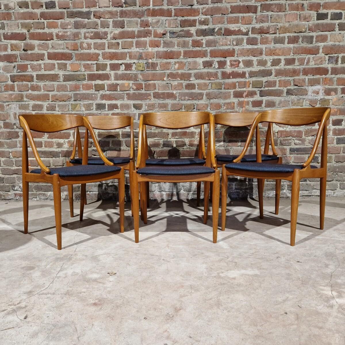 Danish Set of six chairs in solid teak by Johannès Andersen for Uldum Mobelfabrik