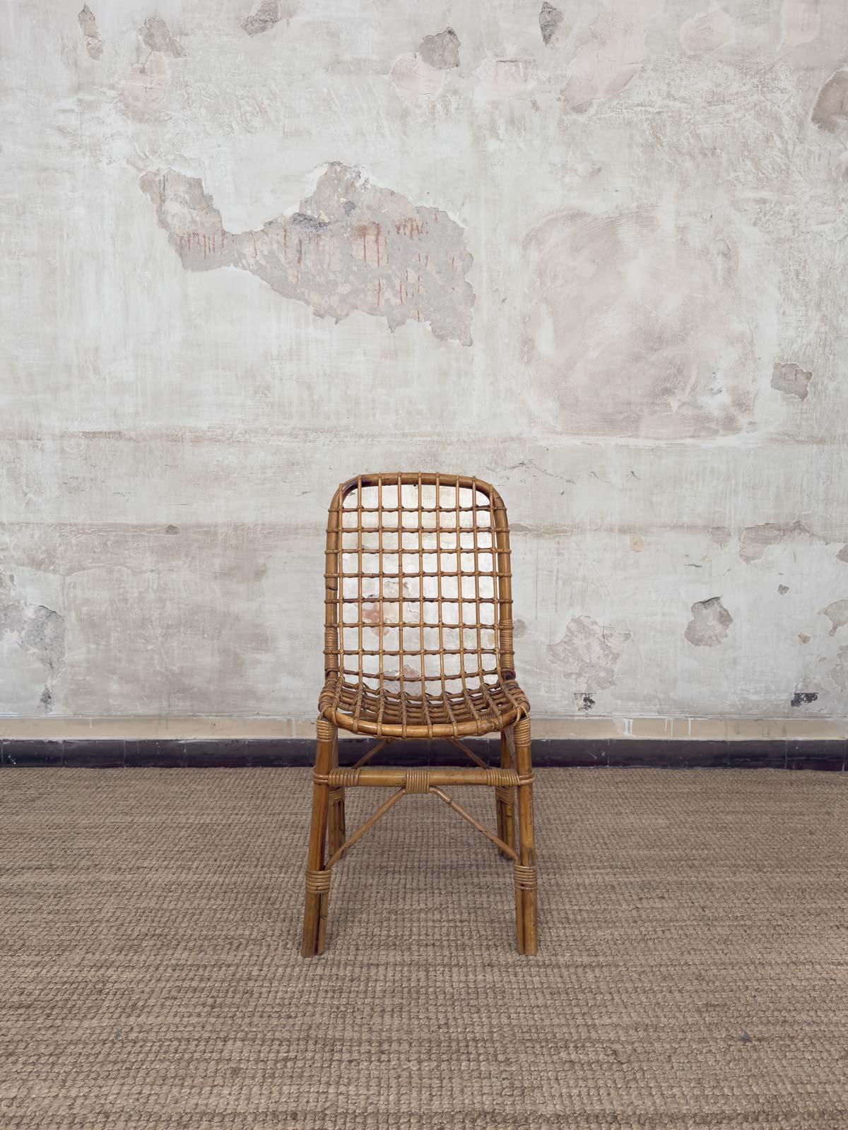 Ensemble de six chaises dans le style de Tito Agnoli - années 1970 en vente 4