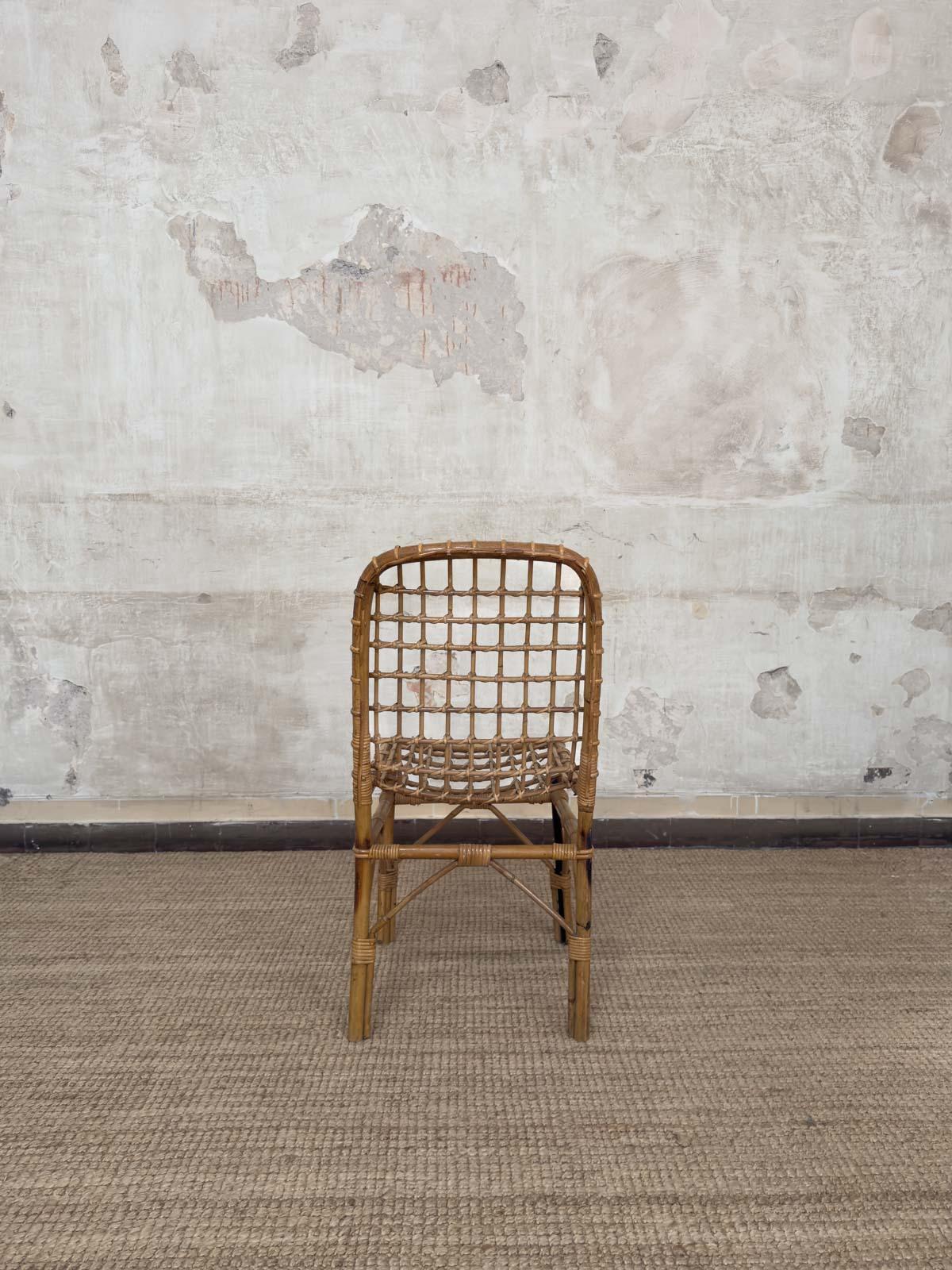 Ensemble de six chaises dans le style de Tito Agnoli - années 1970
Détails du produit
Fabriqué en osier et en bambou
Dimensions : 48 L × 96 H × 47 P cm