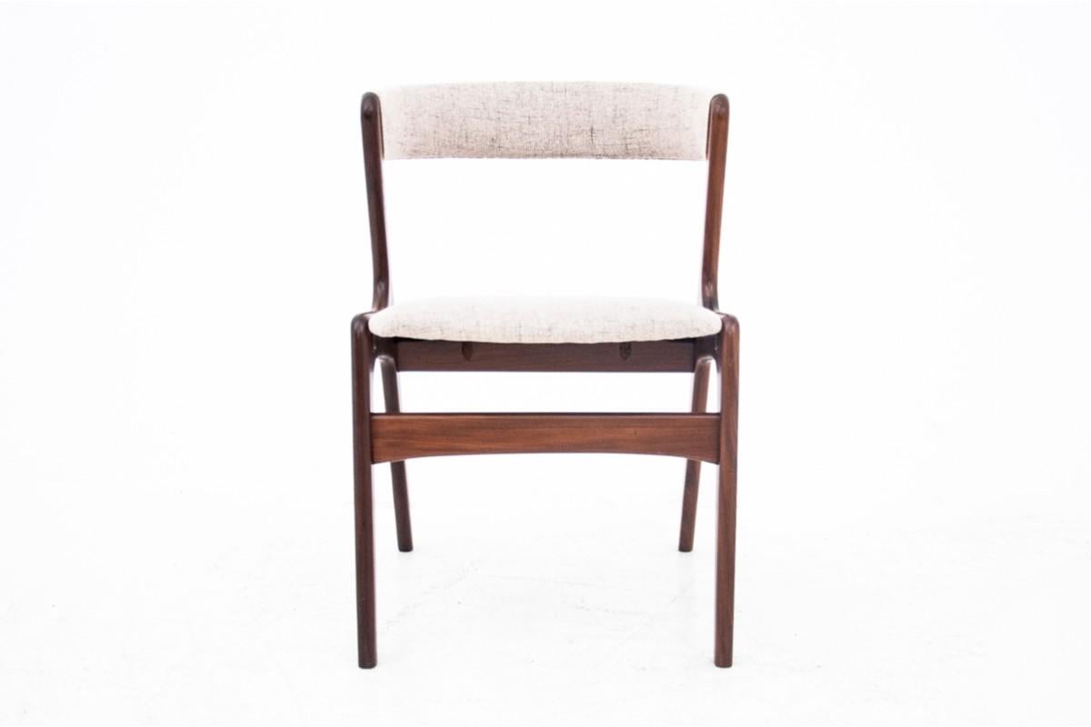 A set of six Danish chairs model 68 manufactured by Anderstrup Mobelfabrik in the 1960s.

A simple, minimalist form will fit perfectly into contemporary interiors. The upholstered backrest of the chair is profiled to increase seating comfort.

Very