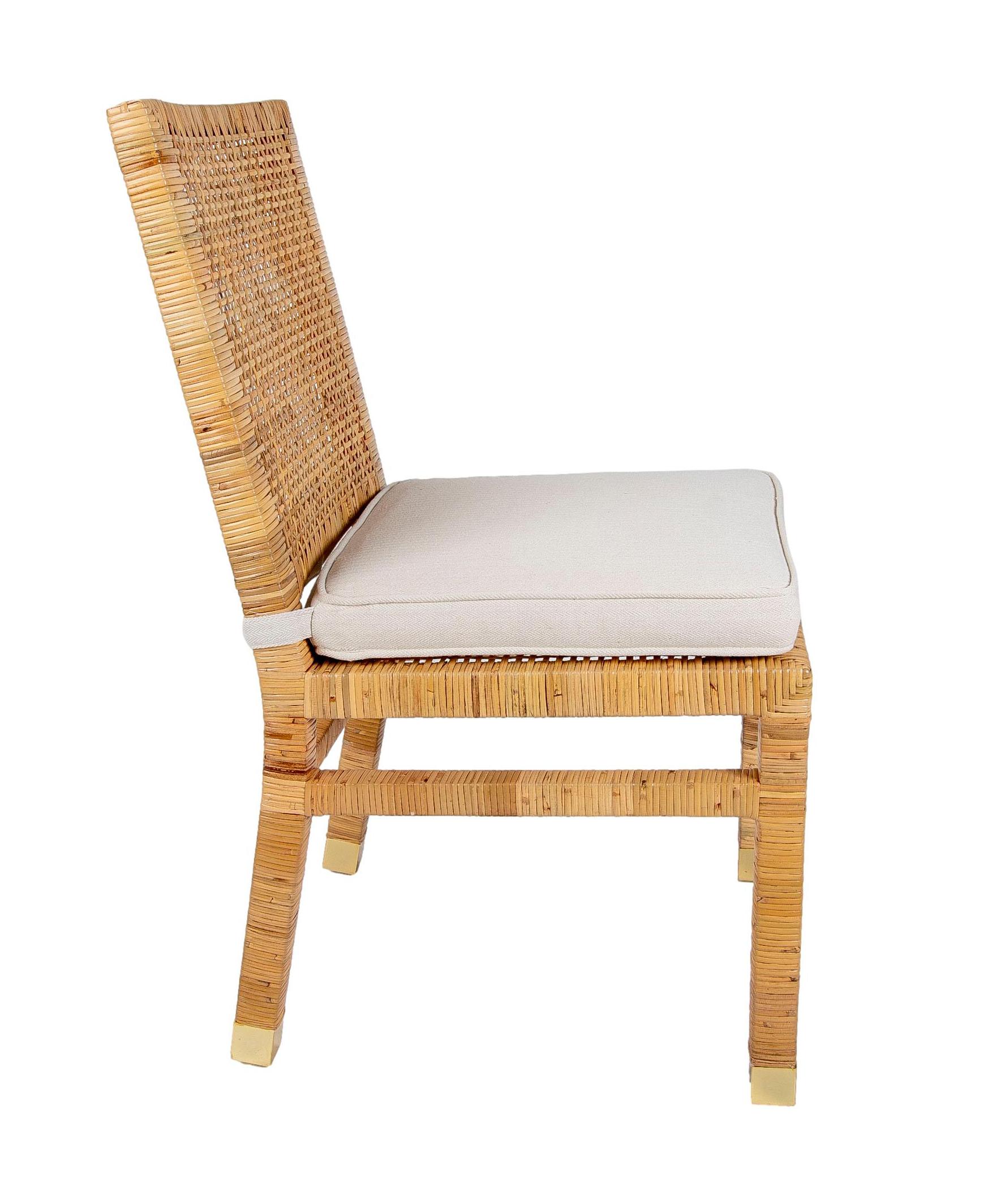 Set di sei sedie con struttura in mogano rivestita in rattan e gambe in ottone In condizioni buone in vendita a Marbella, ES