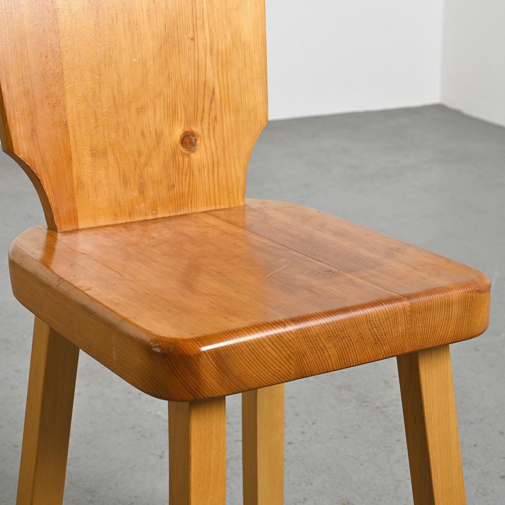 Set of Six Chalet Wooden Chairs, France, 1960 In Good Condition In VILLEURBANNE, FR