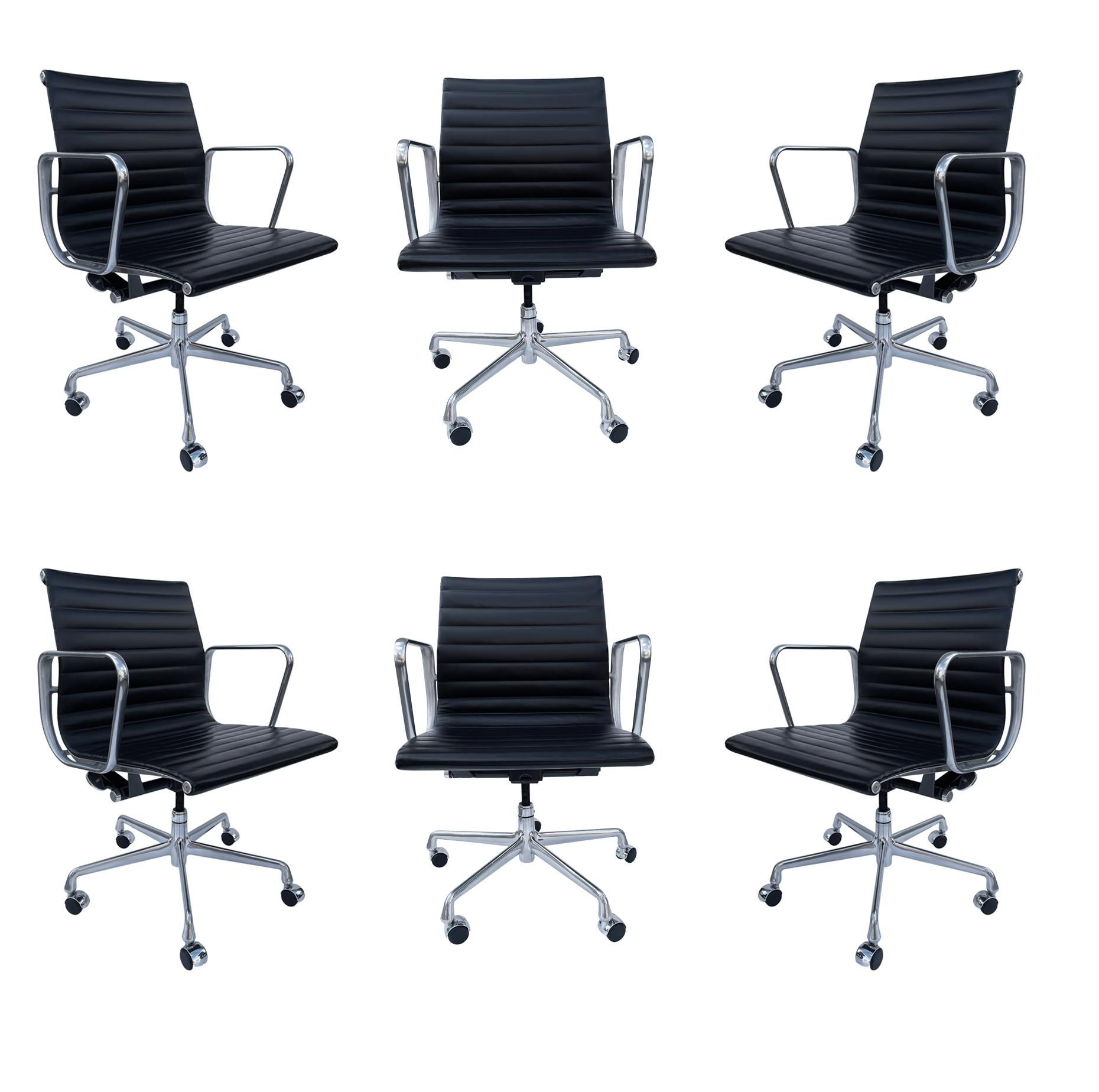 Set of Six Charles Eames for Herman Miller Aluminum Group Office Chairs in Black 1