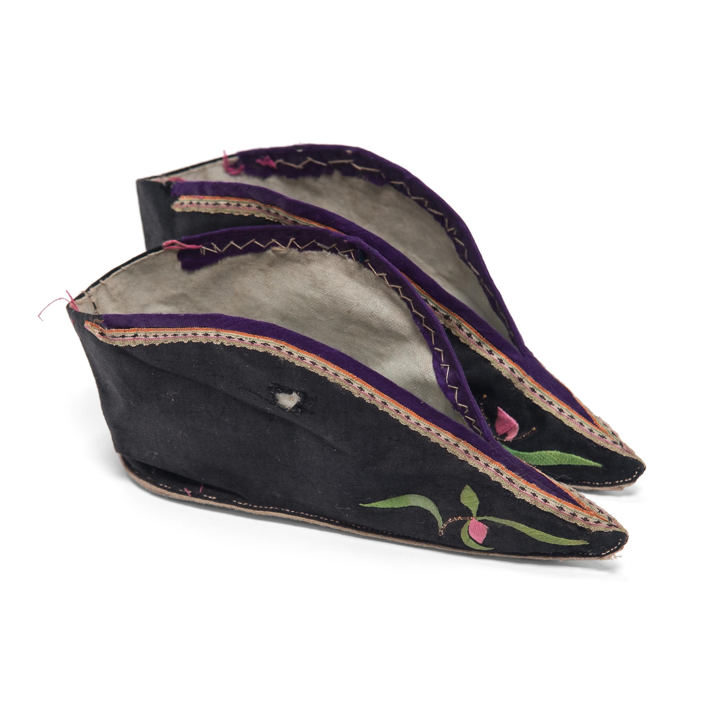 19th Century Set of Six Chinese Bound-Foot Lotus Slippers, circa 1850 For Sale