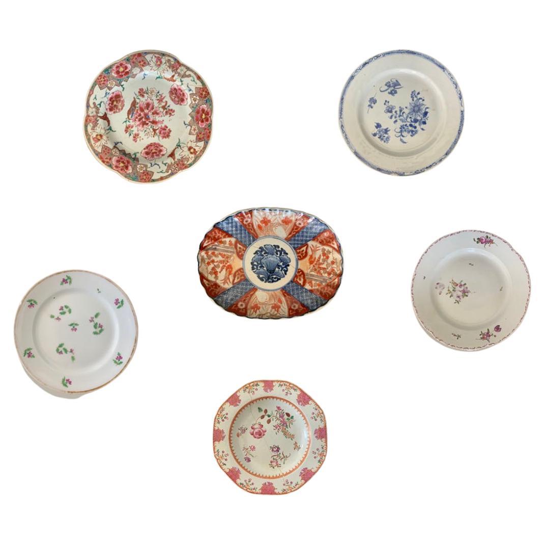 Set von sechs chinesischen Porzellantellern aus dem 18. und 19. Jahrhundert