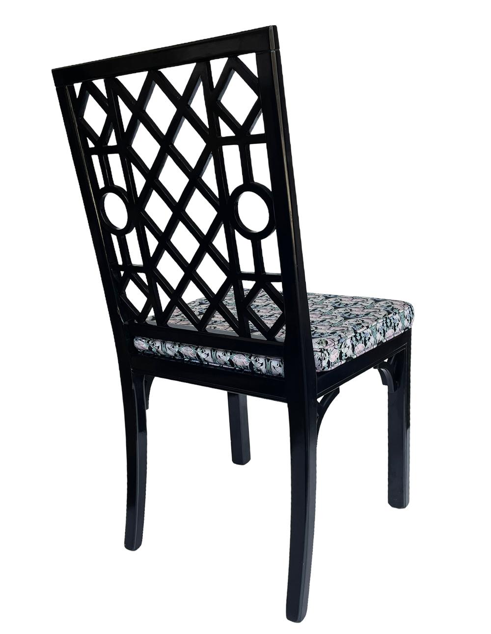 Set of Six Hollywood Regency Chinoiserie Chippendale Dining Chairs in Black For Sale 3