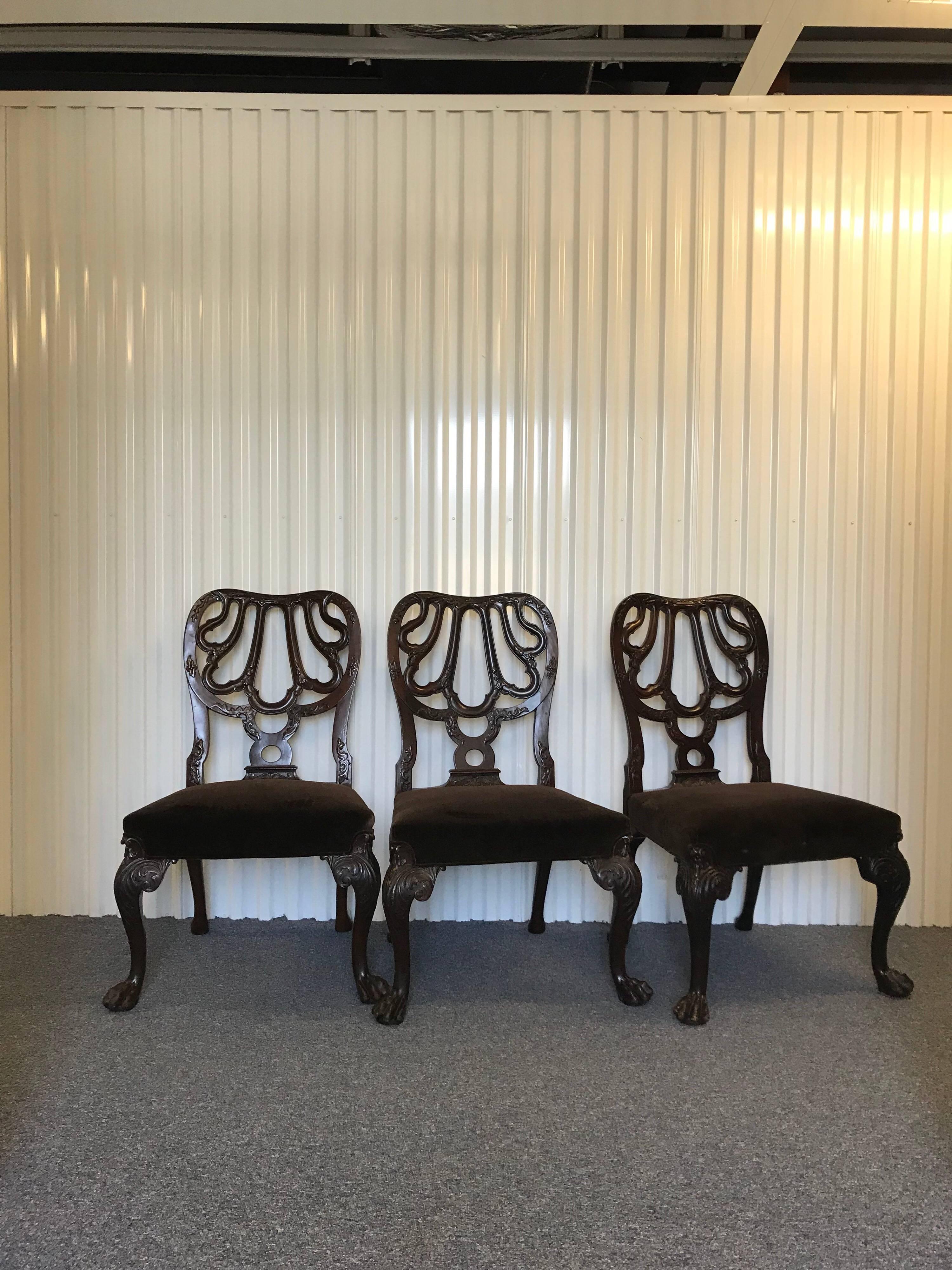 Carved Set of Six Chippendale Style Mahogany Dining Chairs, 20th Century For Sale