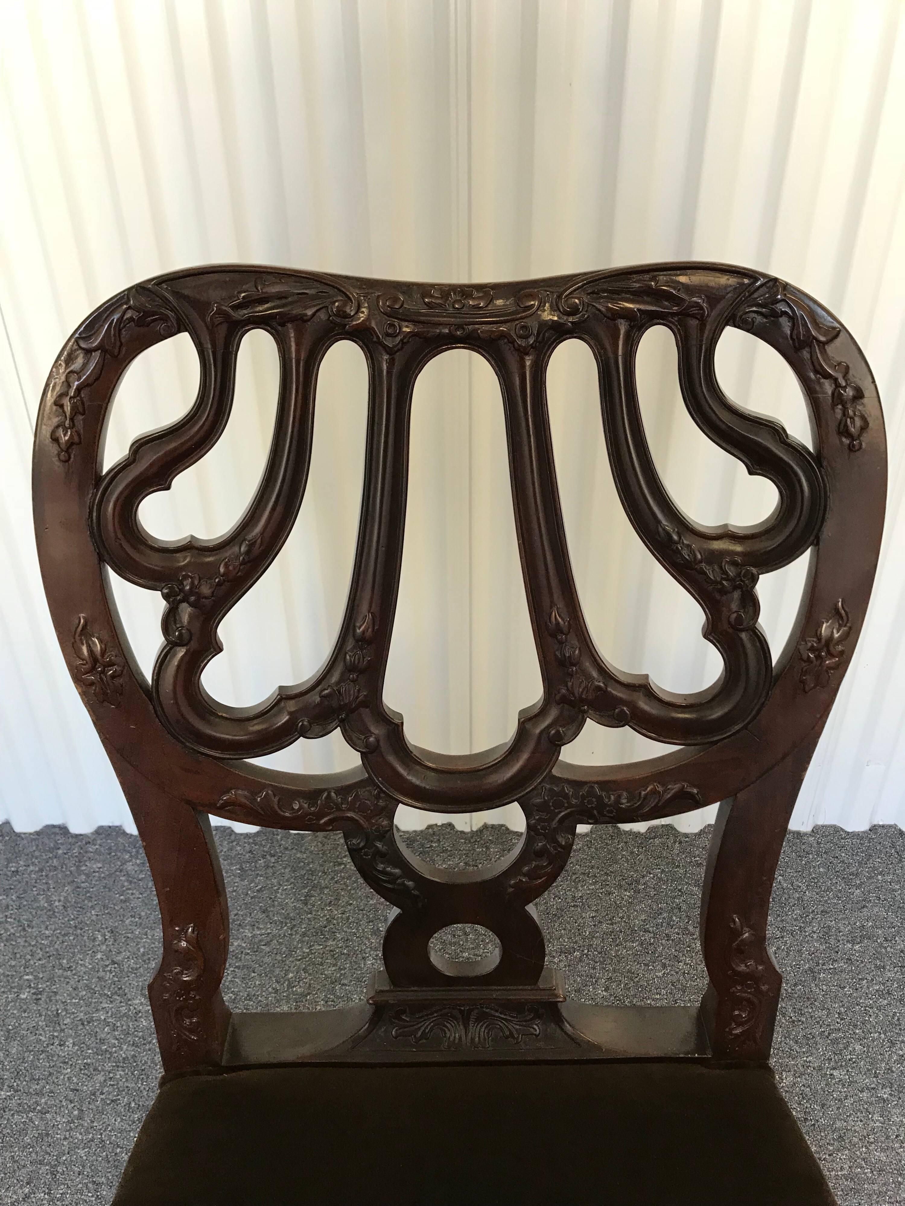 Set of Six Chippendale Style Mahogany Dining Chairs, 20th Century For Sale 4