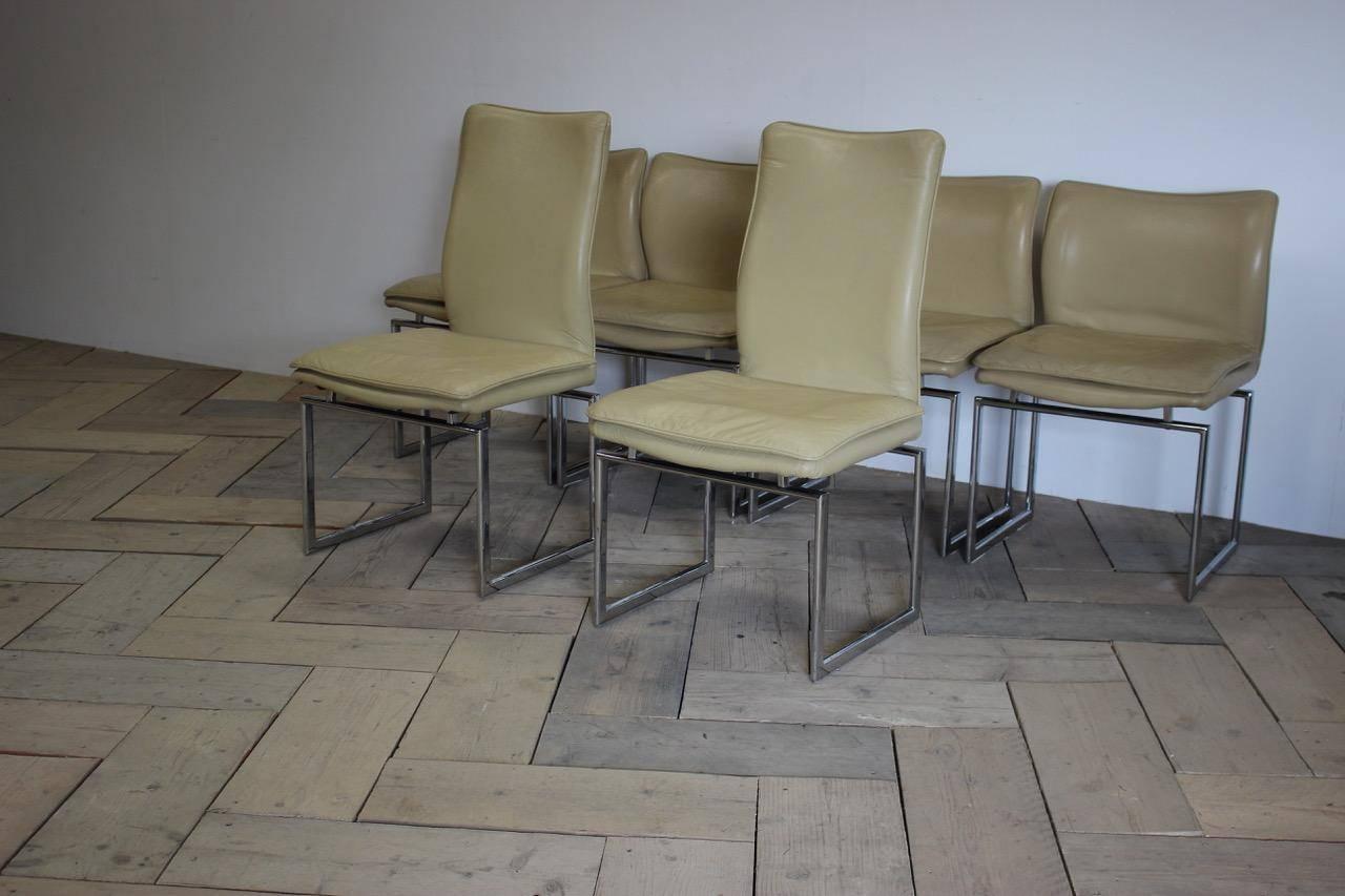 Set of Six Chrome and Cream Leather Dining Chairs In Excellent Condition In Gloucestershire, GB