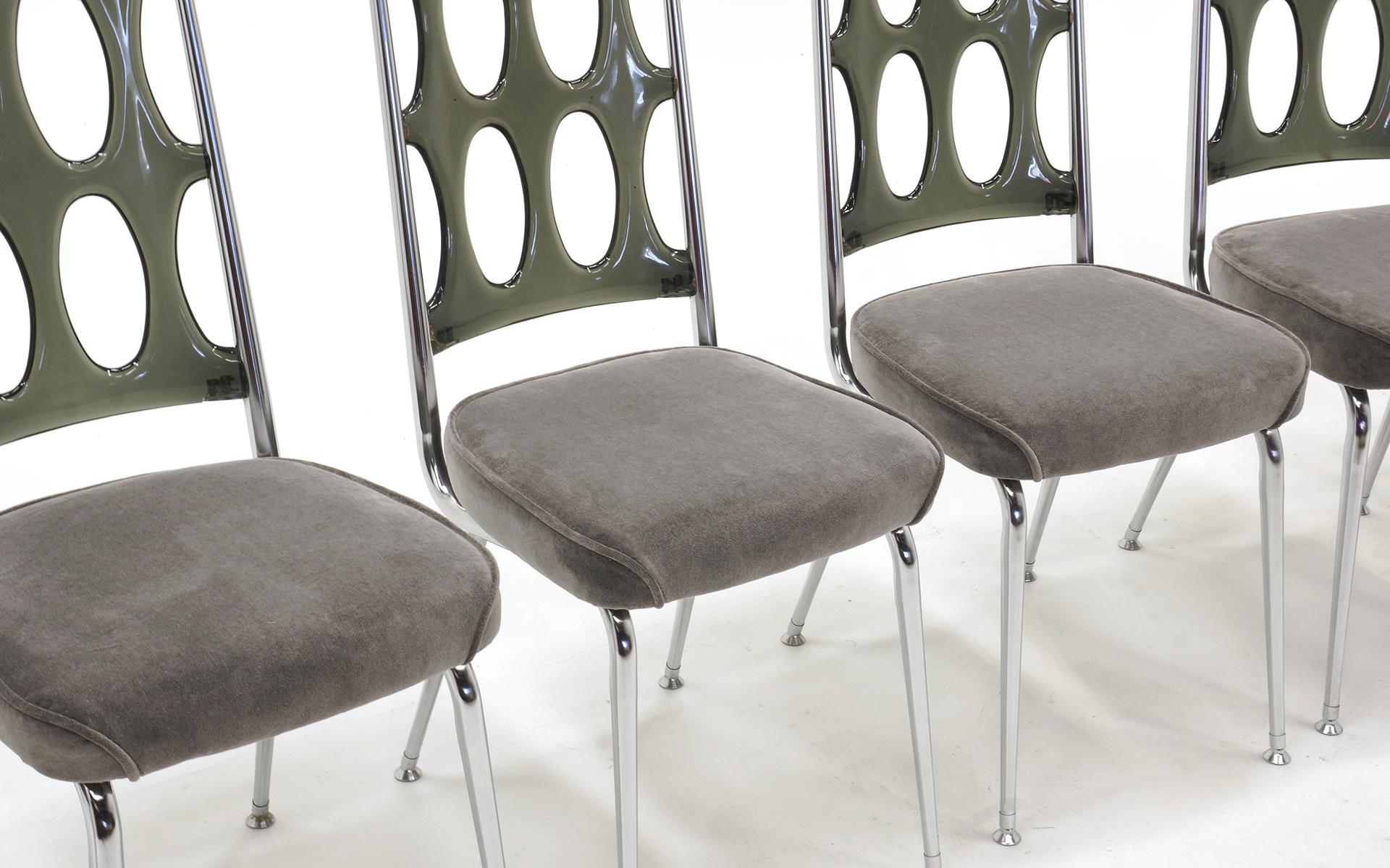 Set aus sechs verchromten Craft-Esszimmerstühlen, grauen Acrylrückenlehnen und neuen Samtsitzen (Moderne der Mitte des Jahrhunderts)