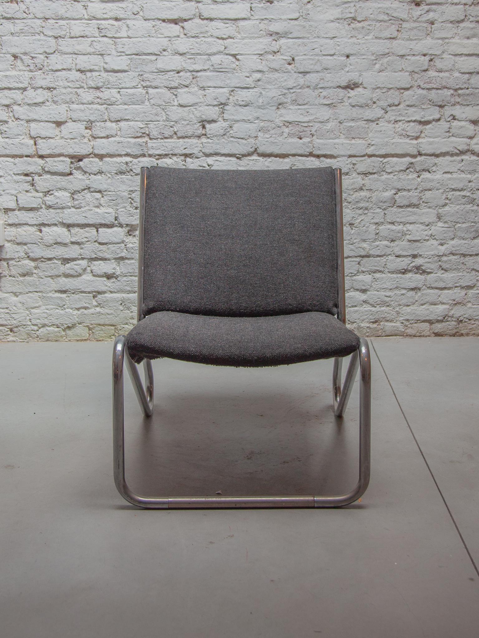Satz von sechs verchromten Stahlrohr-Loungesesseln im Bauhaus-Stil (Belgisch) im Angebot