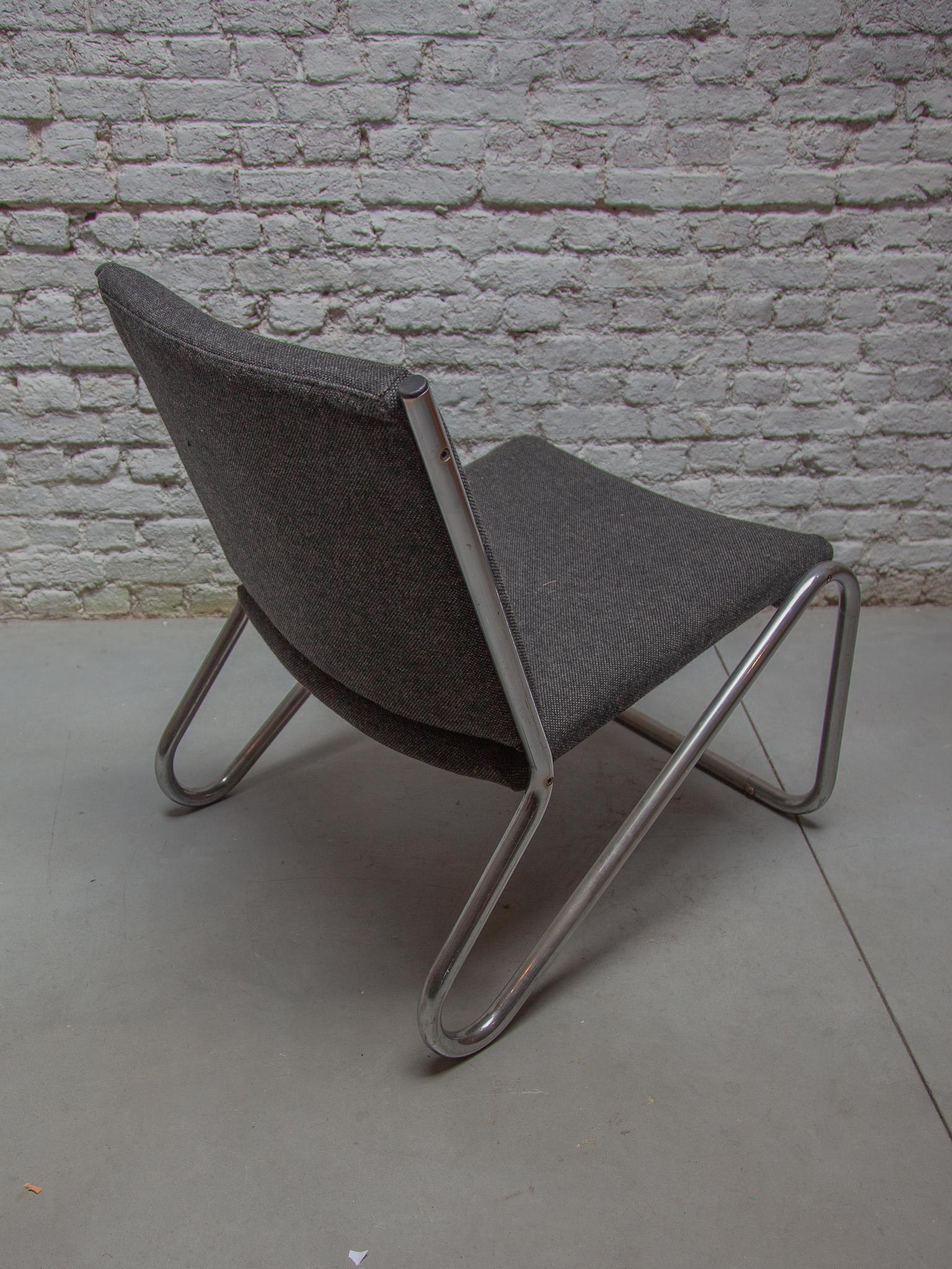 Set of Five Chrome Tubular Steel Bauhaus Style Lounge Chairs For Sale 3