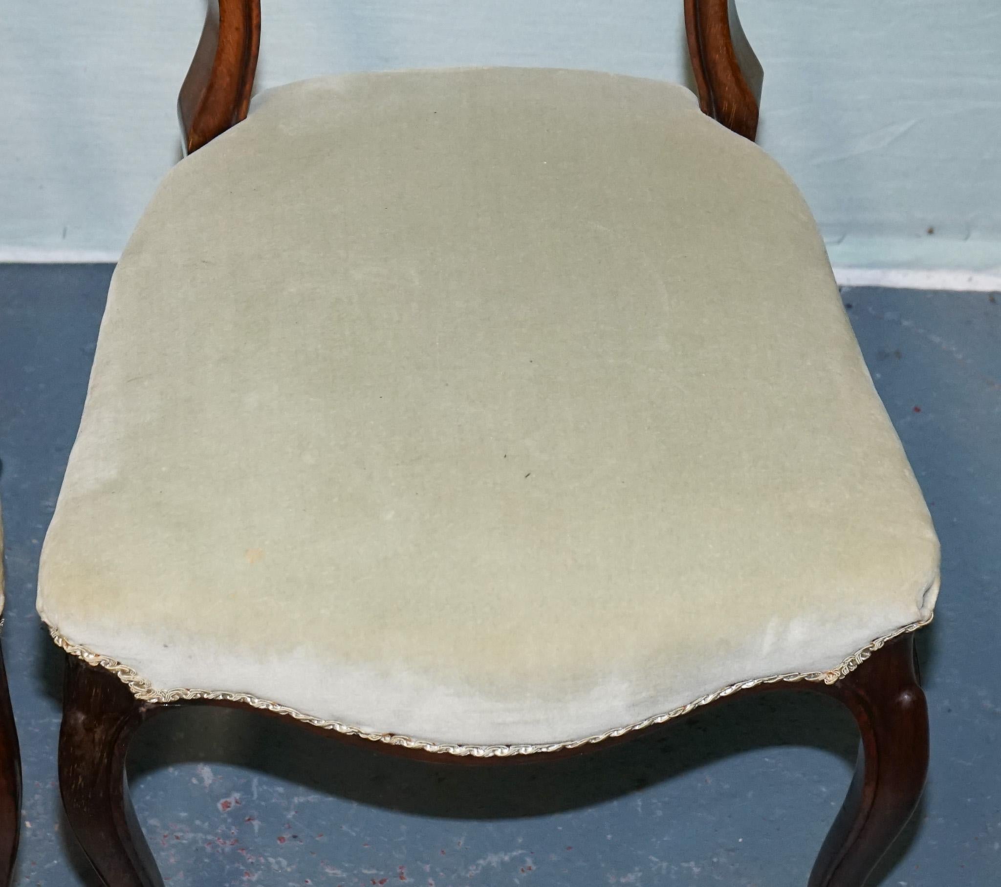 SÉRIE DE SIX CHAISES À DÎNER VICTORIENNES À DOS DE BALLOON CIRCA 1860 en vente 3
