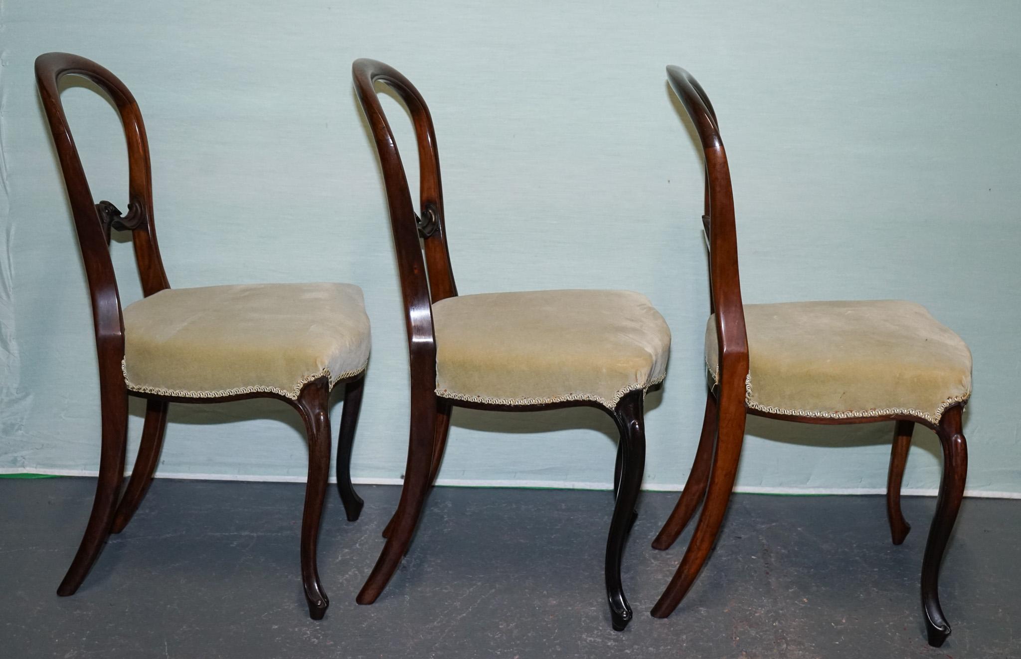 Fait main SÉRIE DE SIX CHAISES À DÎNER VICTORIENNES À DOS DE BALLOON CIRCA 1860 en vente