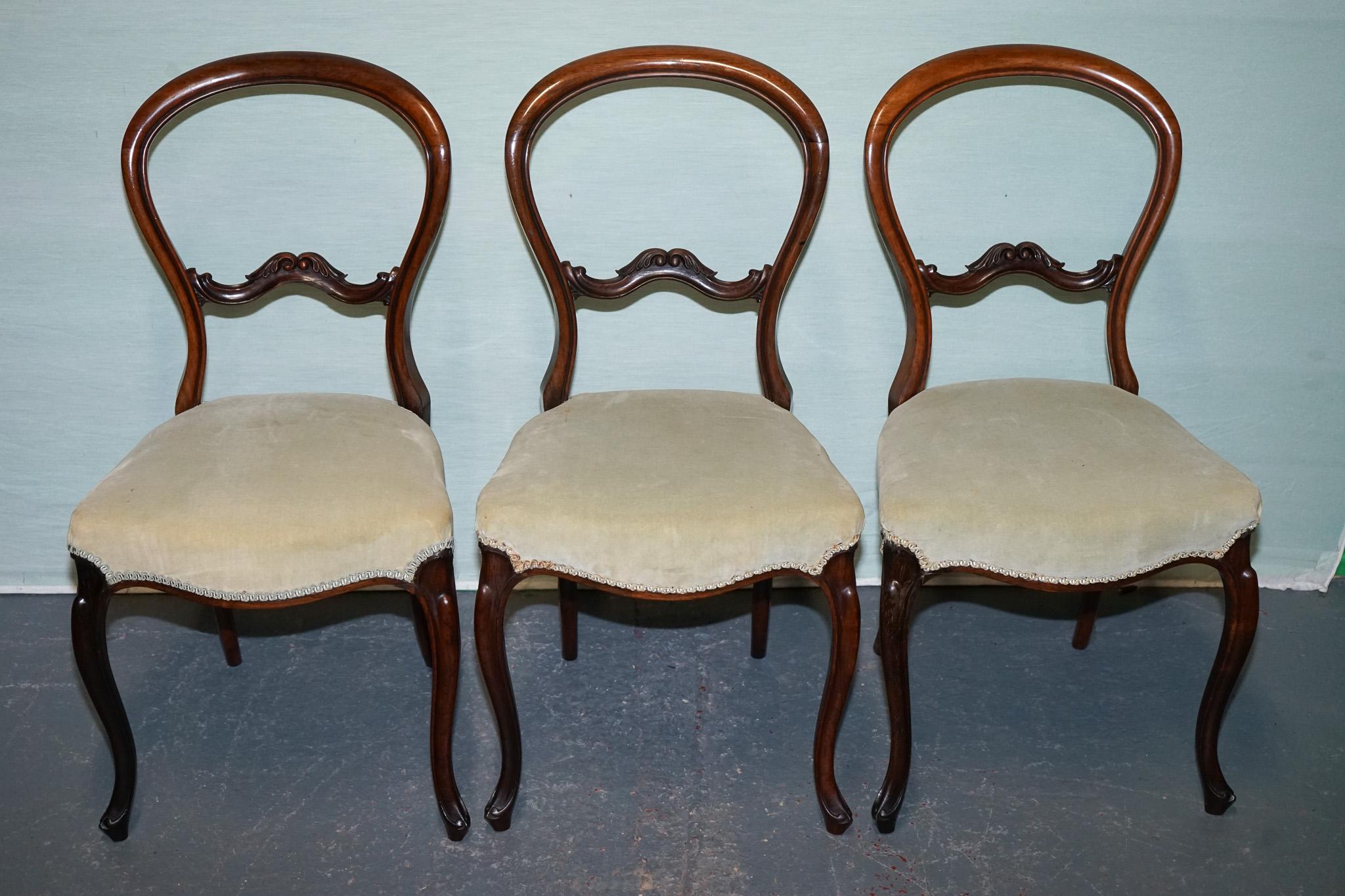 SÉRIE DE SIX CHAISES À DÎNER VICTORIENNES À DOS DE BALLOON CIRCA 1860 en vente 1