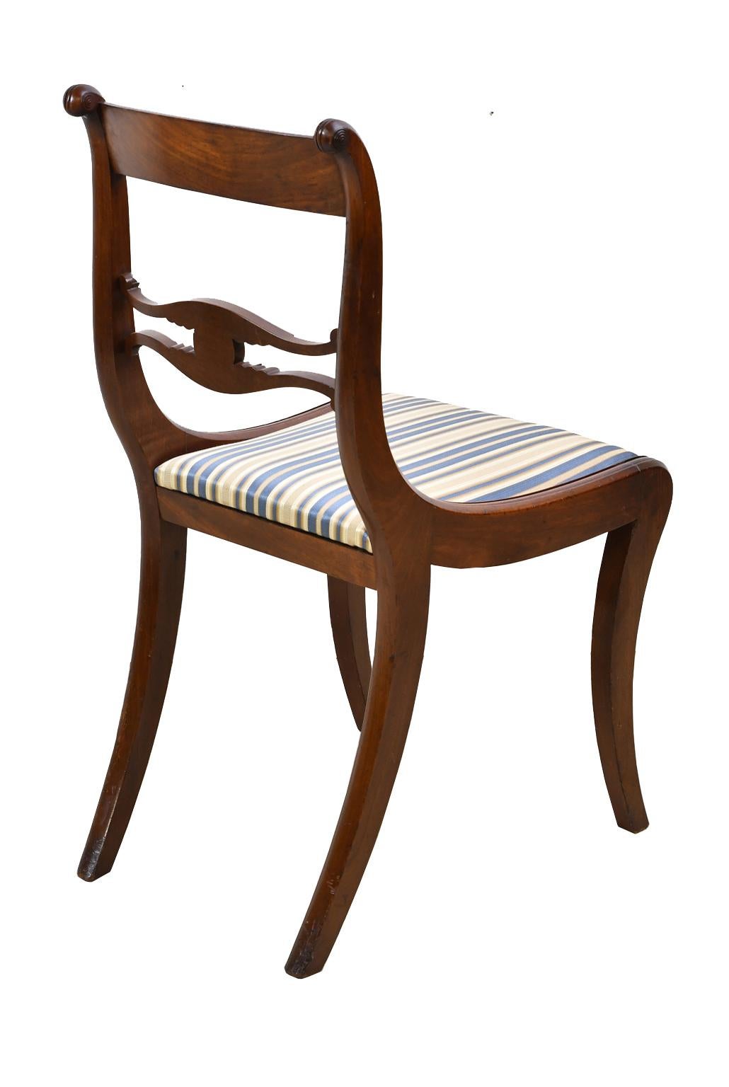 Set of Six Classical Dining Chairs Attributable to Duncan Phyfe, New York In Good Condition In Miami, FL