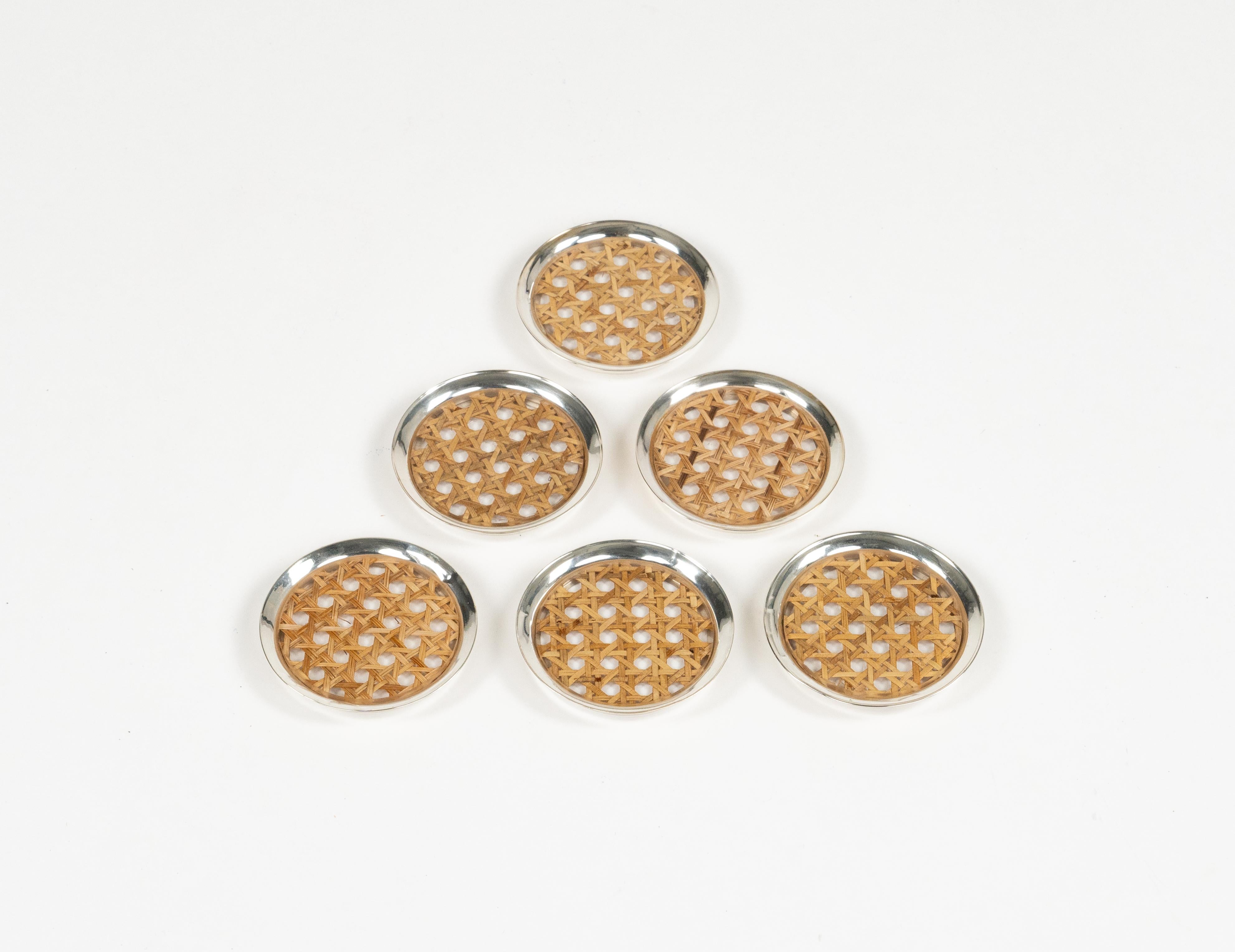 Juego de seis posavasos de lucita, ratán y plata Estilo Christian Dior, Italia Años 70 Italiano en venta