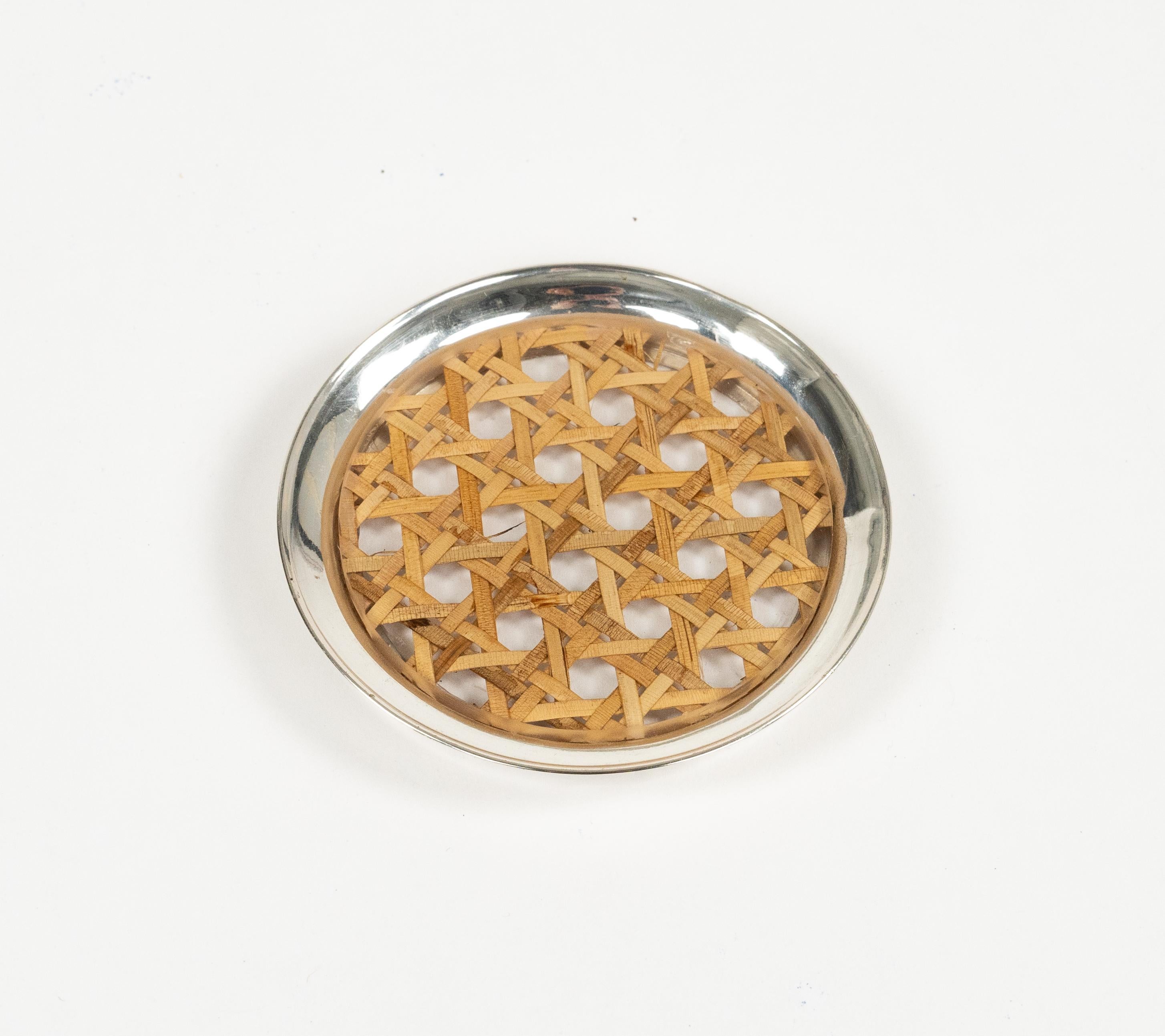 Juego de seis posavasos de lucita, ratán y plata Estilo Christian Dior, Italia Años 70 en venta 1