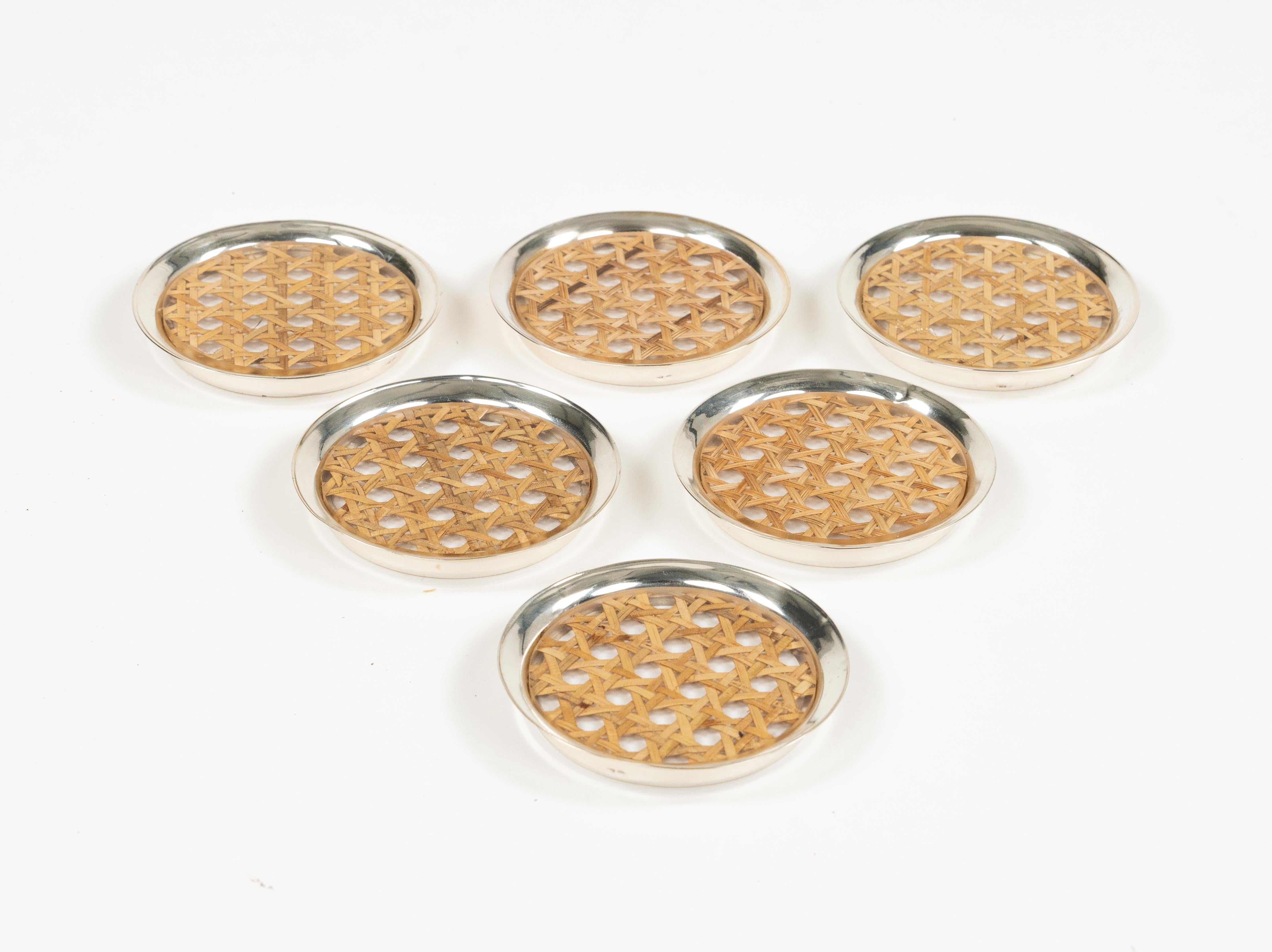 Juego de seis posavasos de lucita, ratán y plata Estilo Christian Dior, Italia Años 70 en venta 2