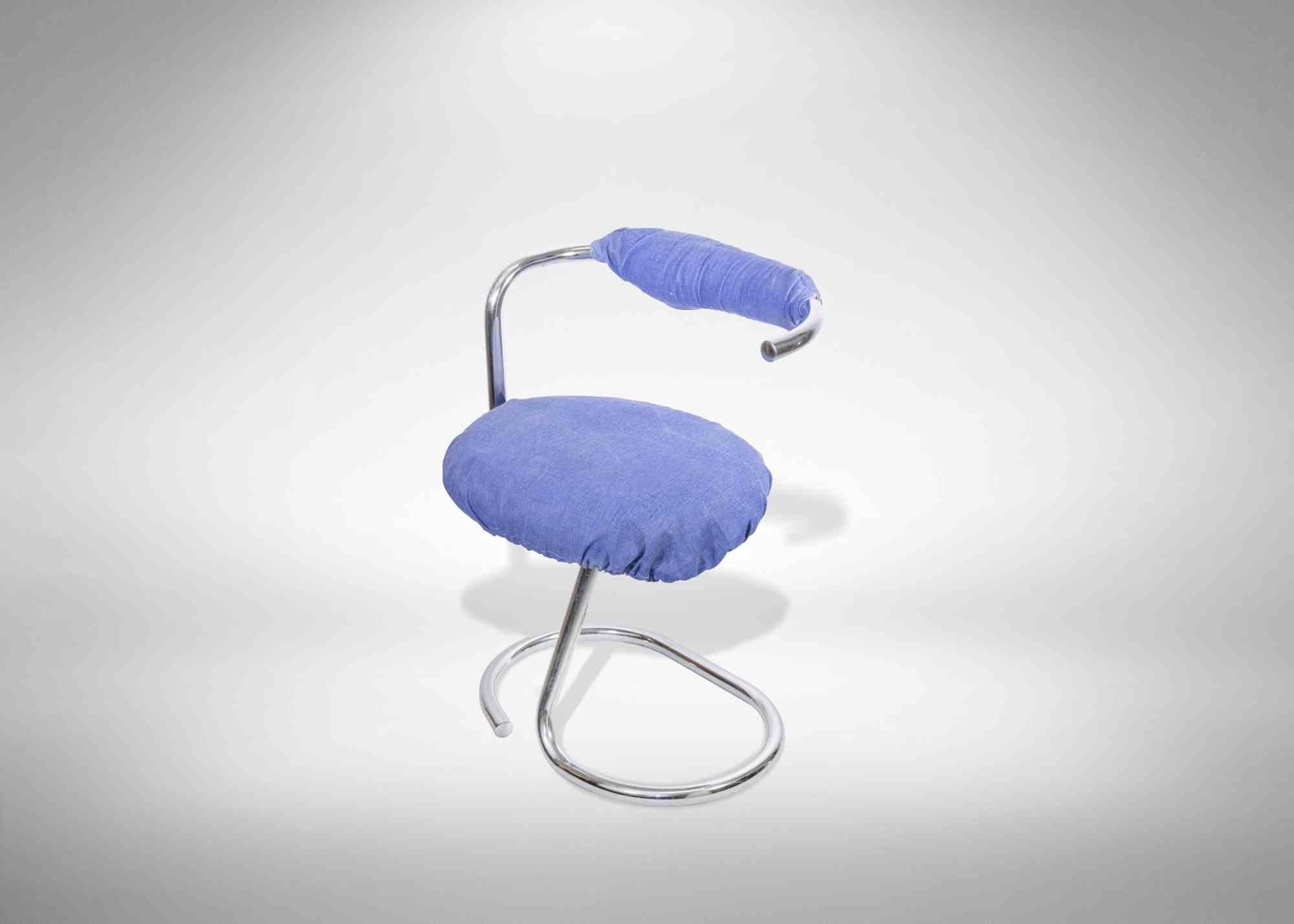 Cobra Chairs is an original set of six chairs realized in the 1970s by Giotto Stoppino (Milan, 1926).

Chromed tubular steel structure and light blue fabric.

This 'Cobra' chair was designed by Giotto Stoppino during the 1970s and produced in