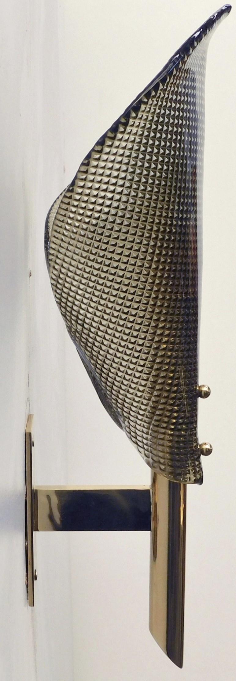 Conjunto de seis apliques Cobra con cristal de Murano de textura ahumada. Italia, años 70. en Excelente estado para la venta en Los Angeles, CA