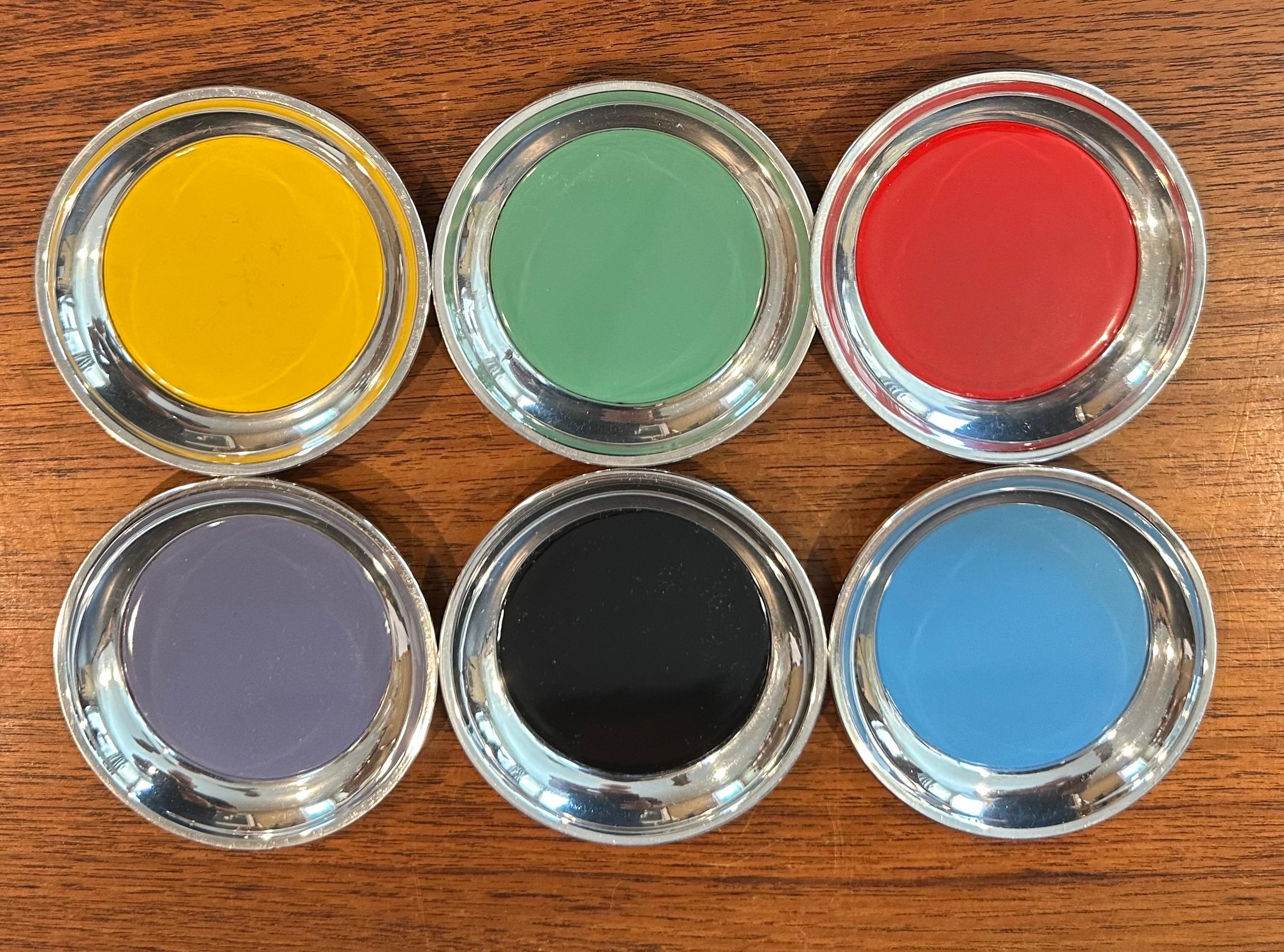 Juego de seis coloridos posavasos MCM de plata de ley y esmalte de Towle en venta 7