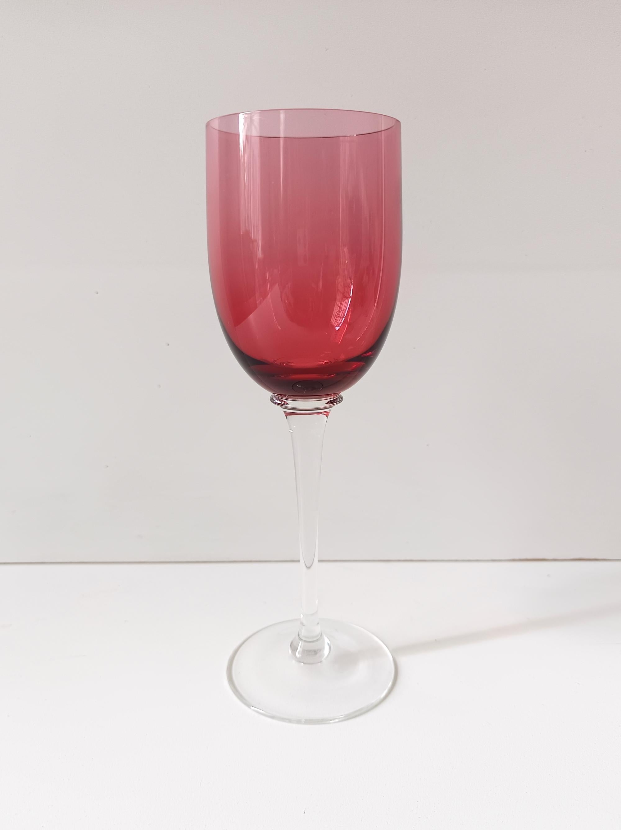 Set di sei bicchieri da vino colorati in vetro soffiato di Murano, Italia anni '80 in vendita 1