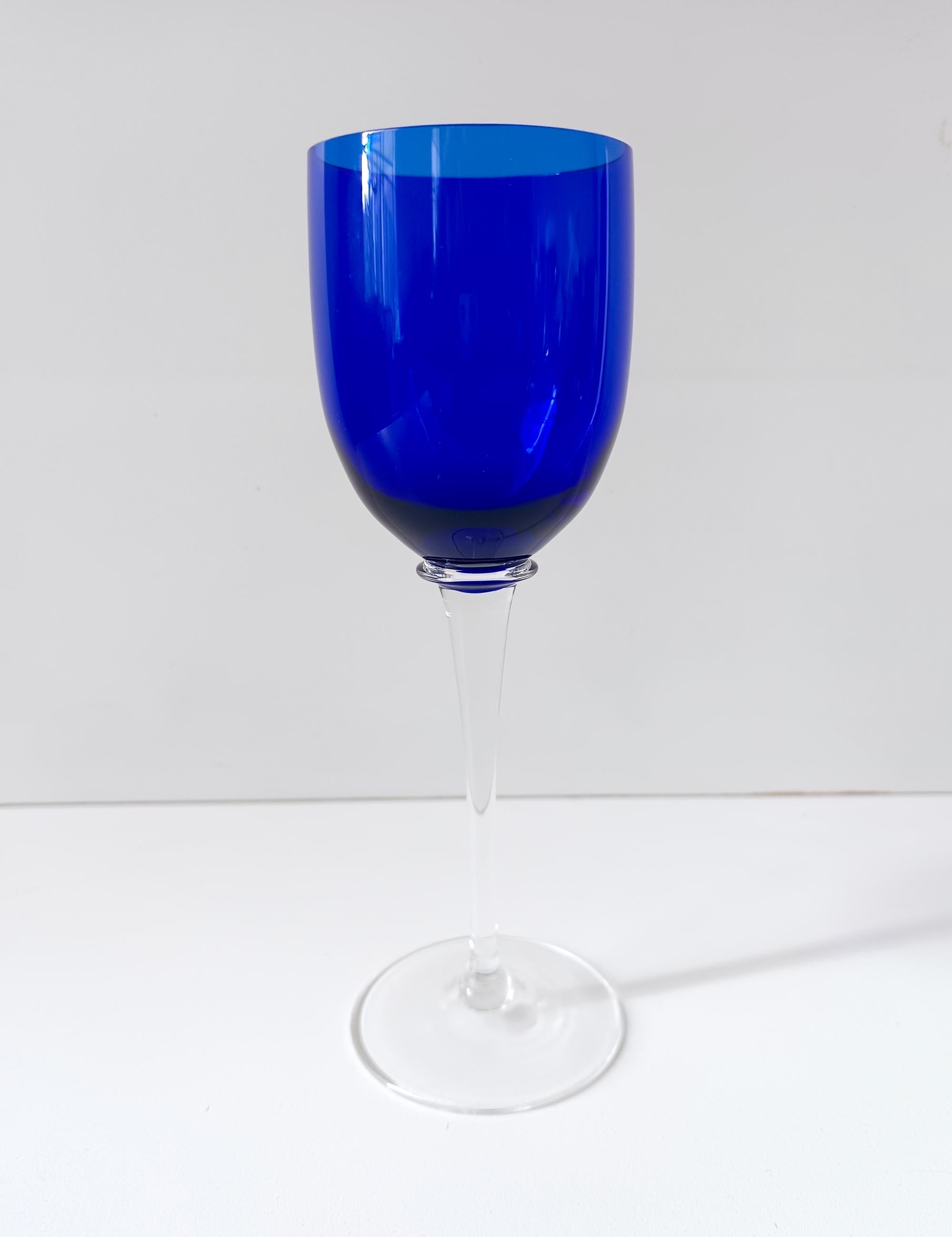 Set di sei bicchieri da vino colorati in vetro soffiato di Murano, Italia anni '80 in vendita 2