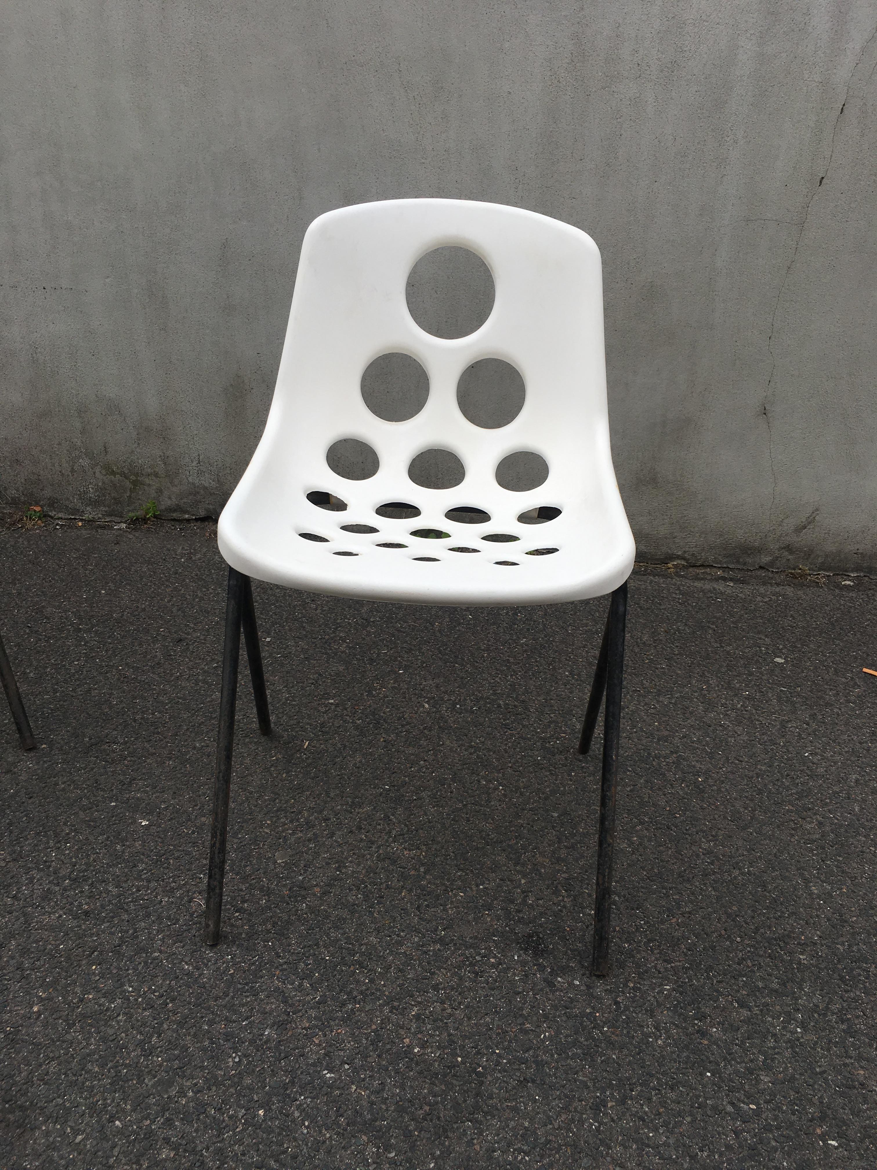 European Set of Six Coquillage Stacking Chairs in the style of P. Guariche, circa 1960 For Sale